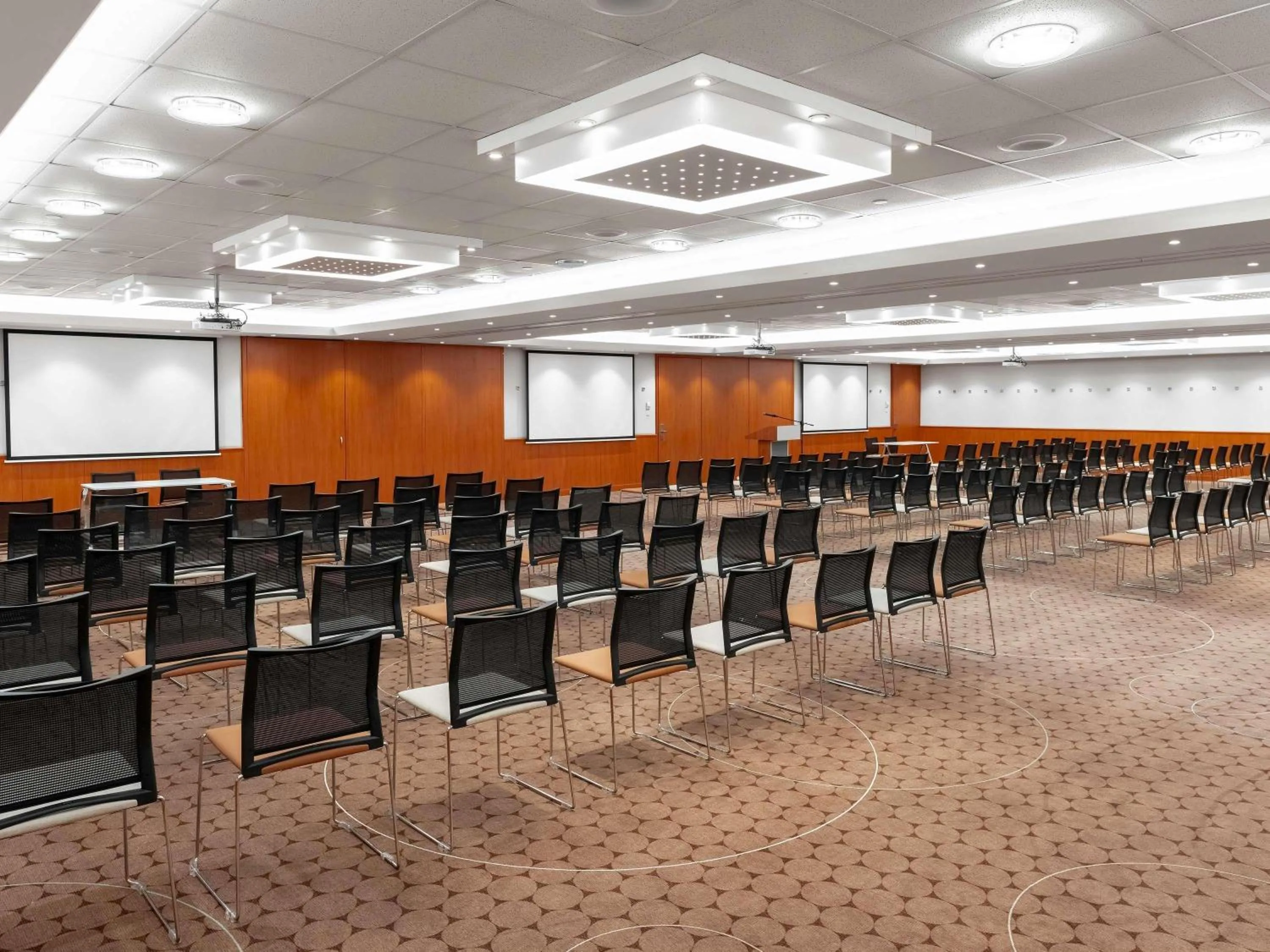 Property building in Mövenpick Hotel Budapest Centre