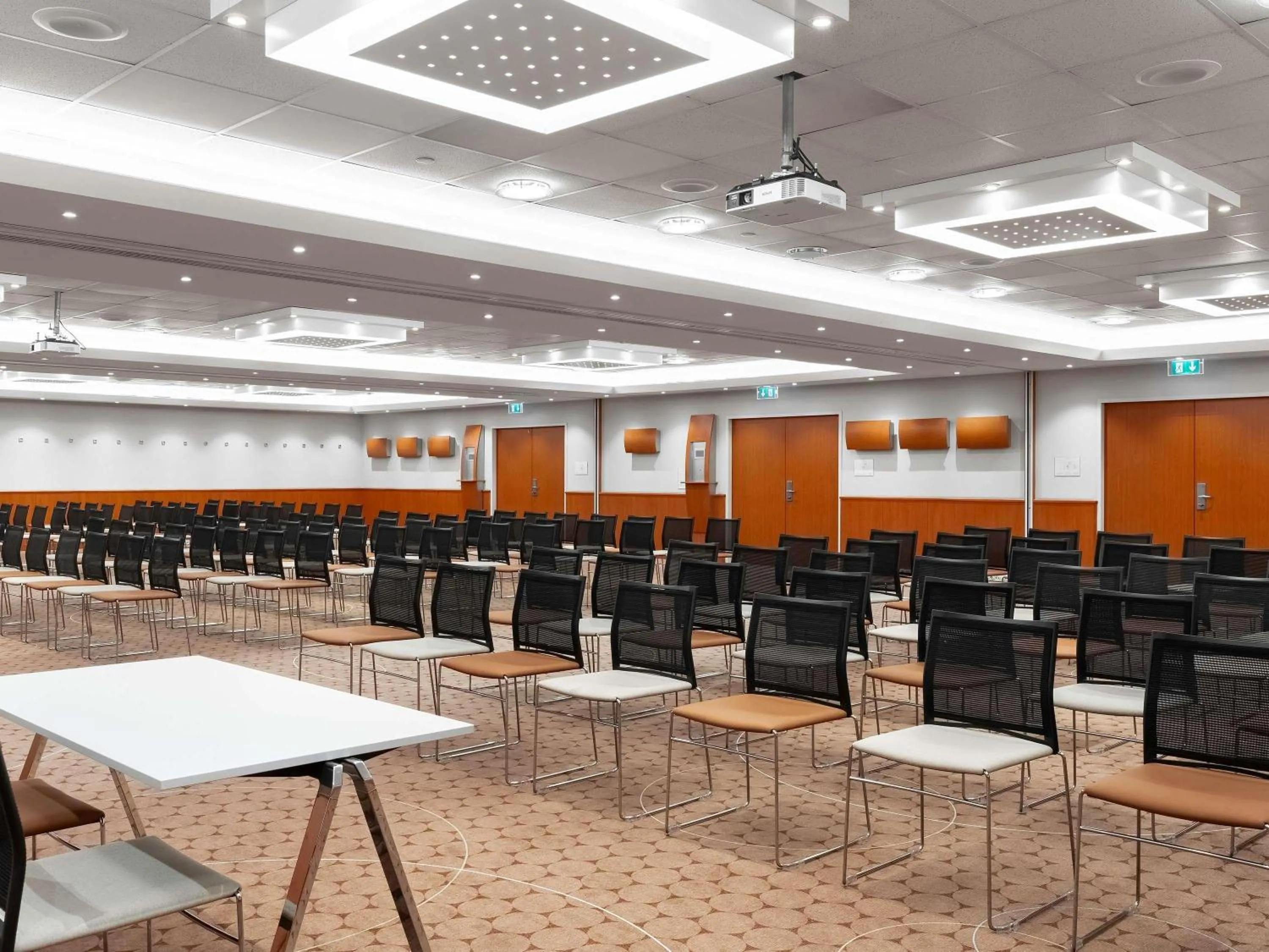 Meeting/conference room in Mövenpick Hotel Budapest Centre