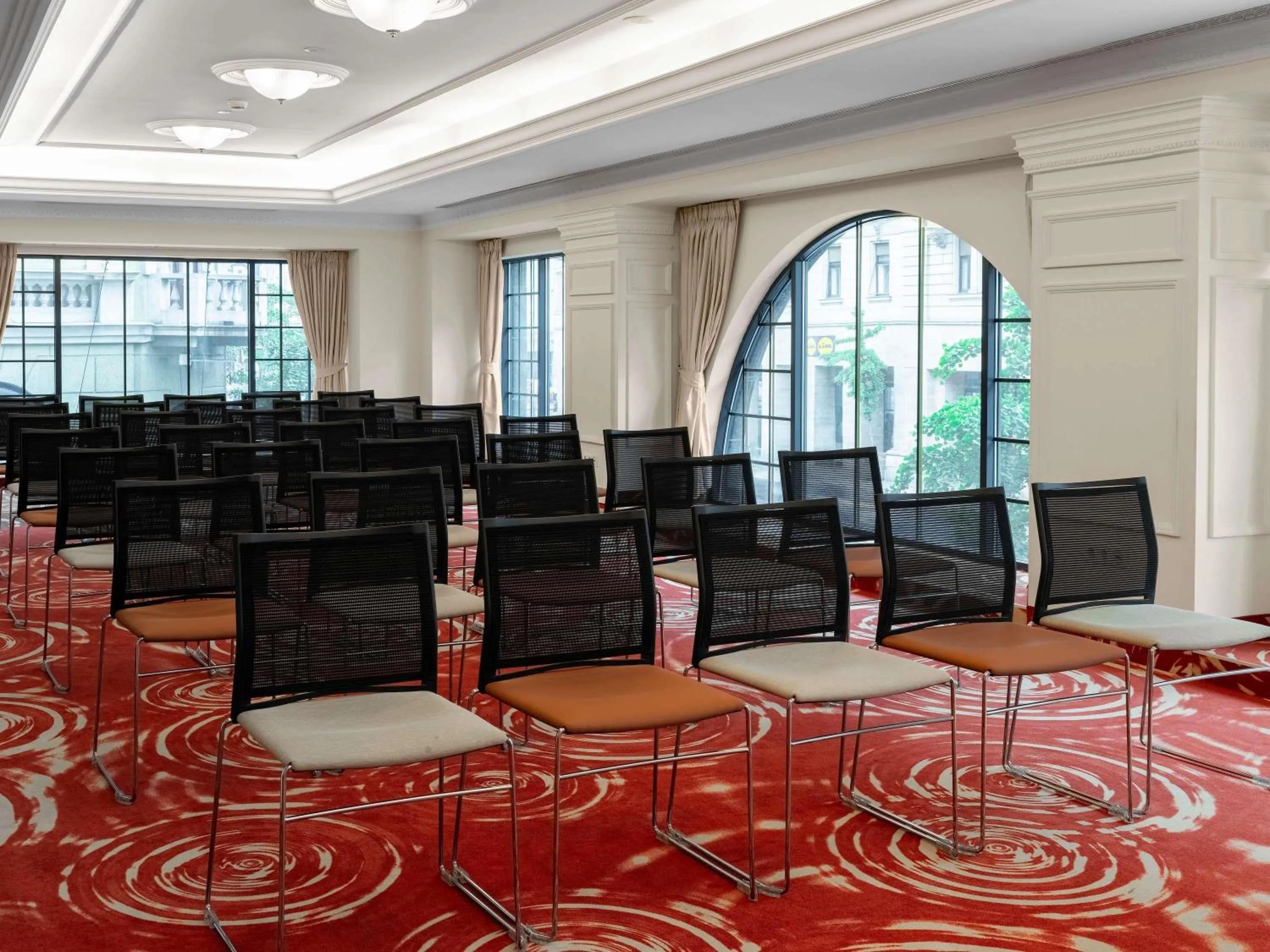 Meeting/conference room in Mövenpick Hotel Budapest Centre