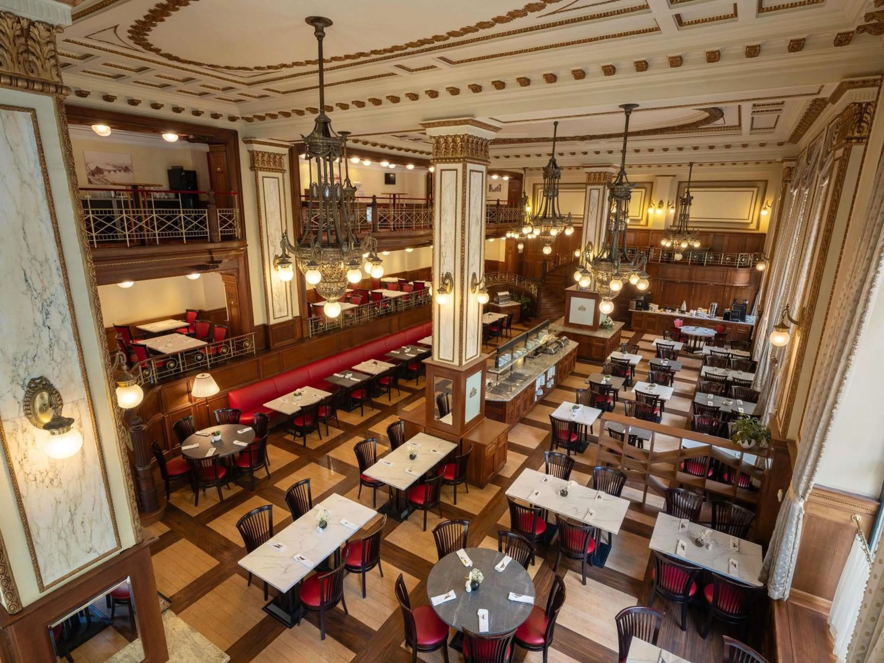 Restaurant/places to eat in Mövenpick Hotel Budapest Centre