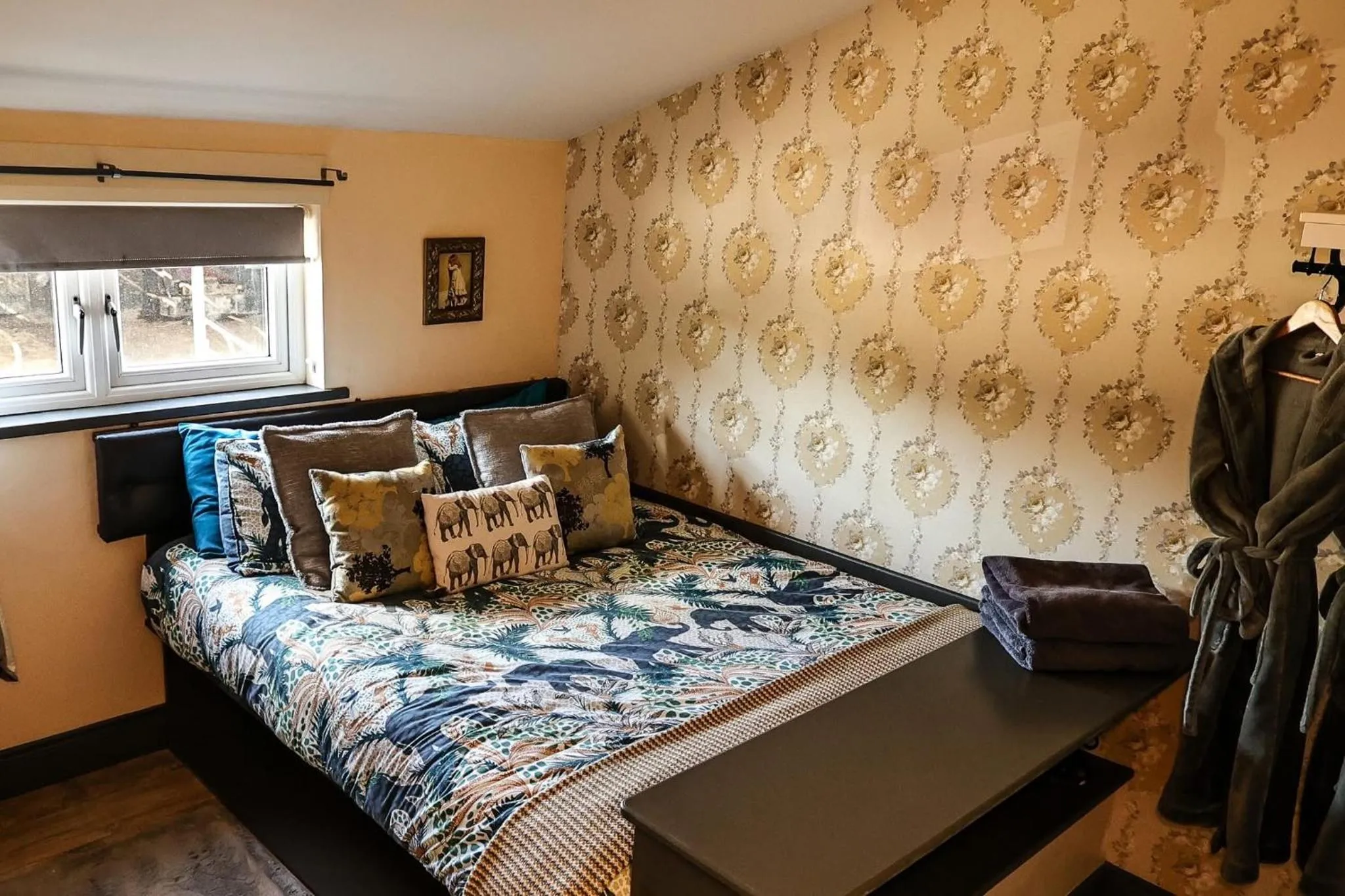 Bedroom, Bed in Greenvale Cabins