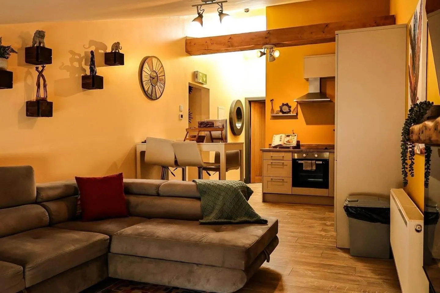 Kitchen or kitchenette in Greenvale Cabins