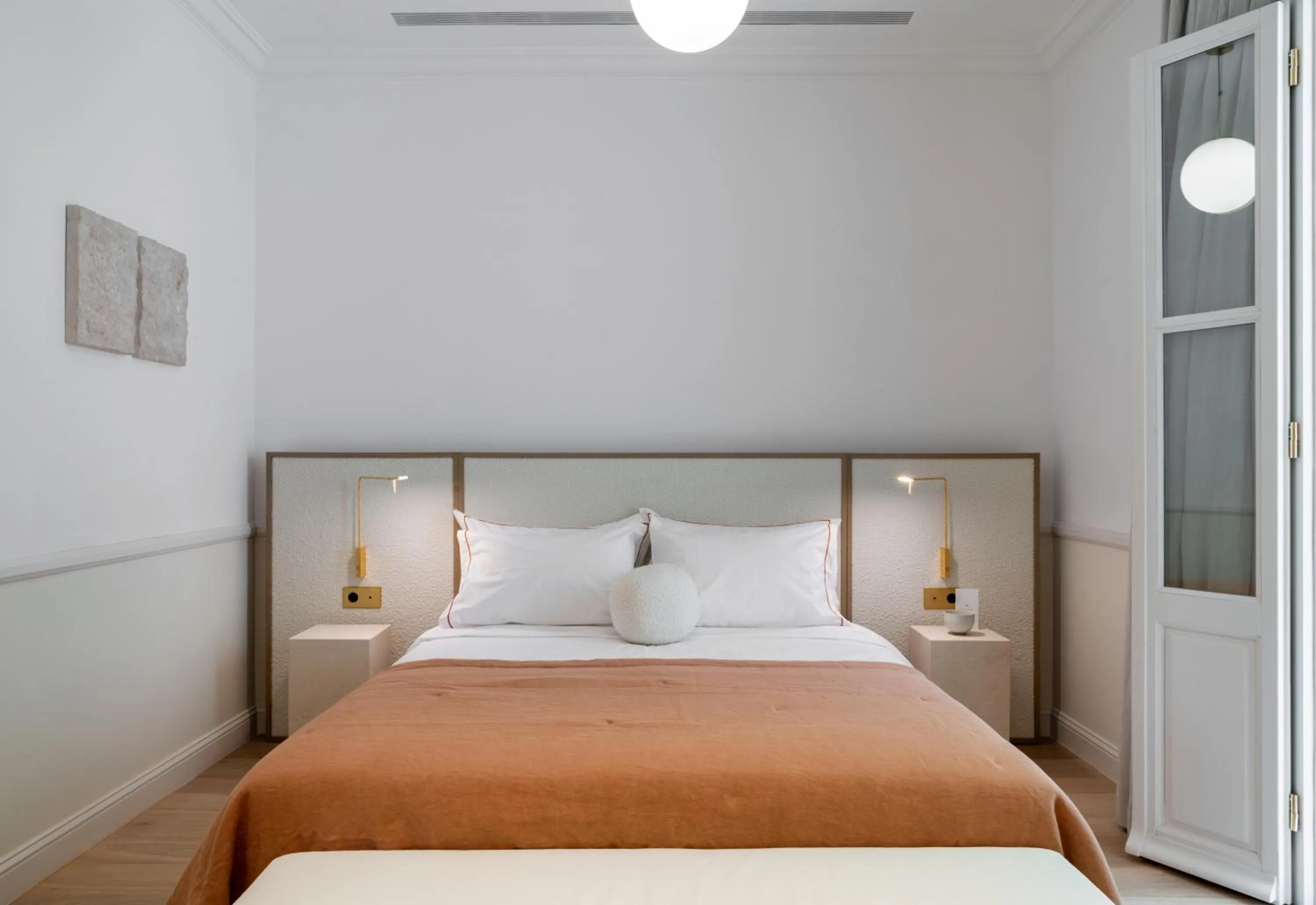 Bedroom, Bed in Kinglin Luxury Living