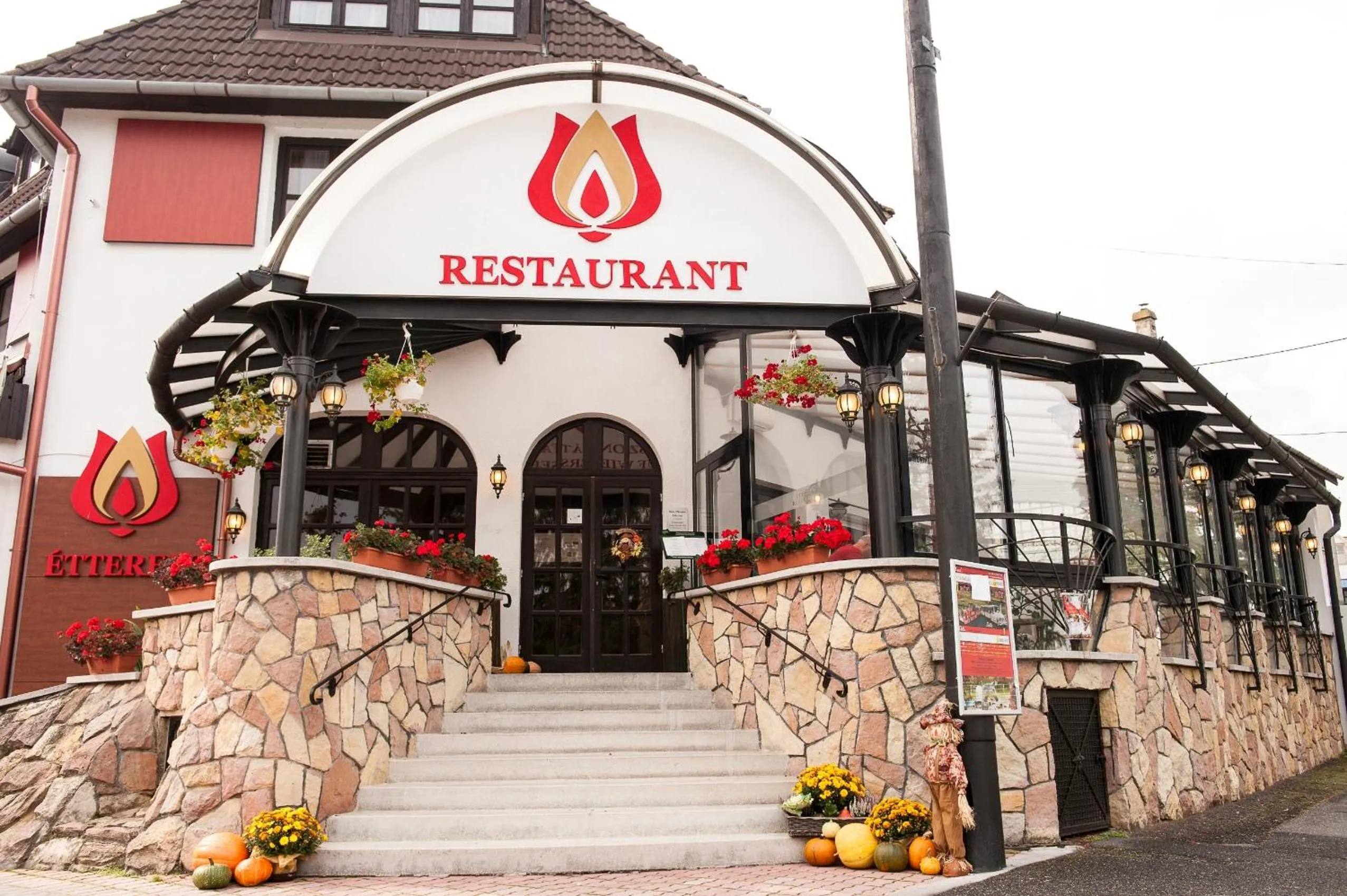 Facade/entrance in Hotel Piroska