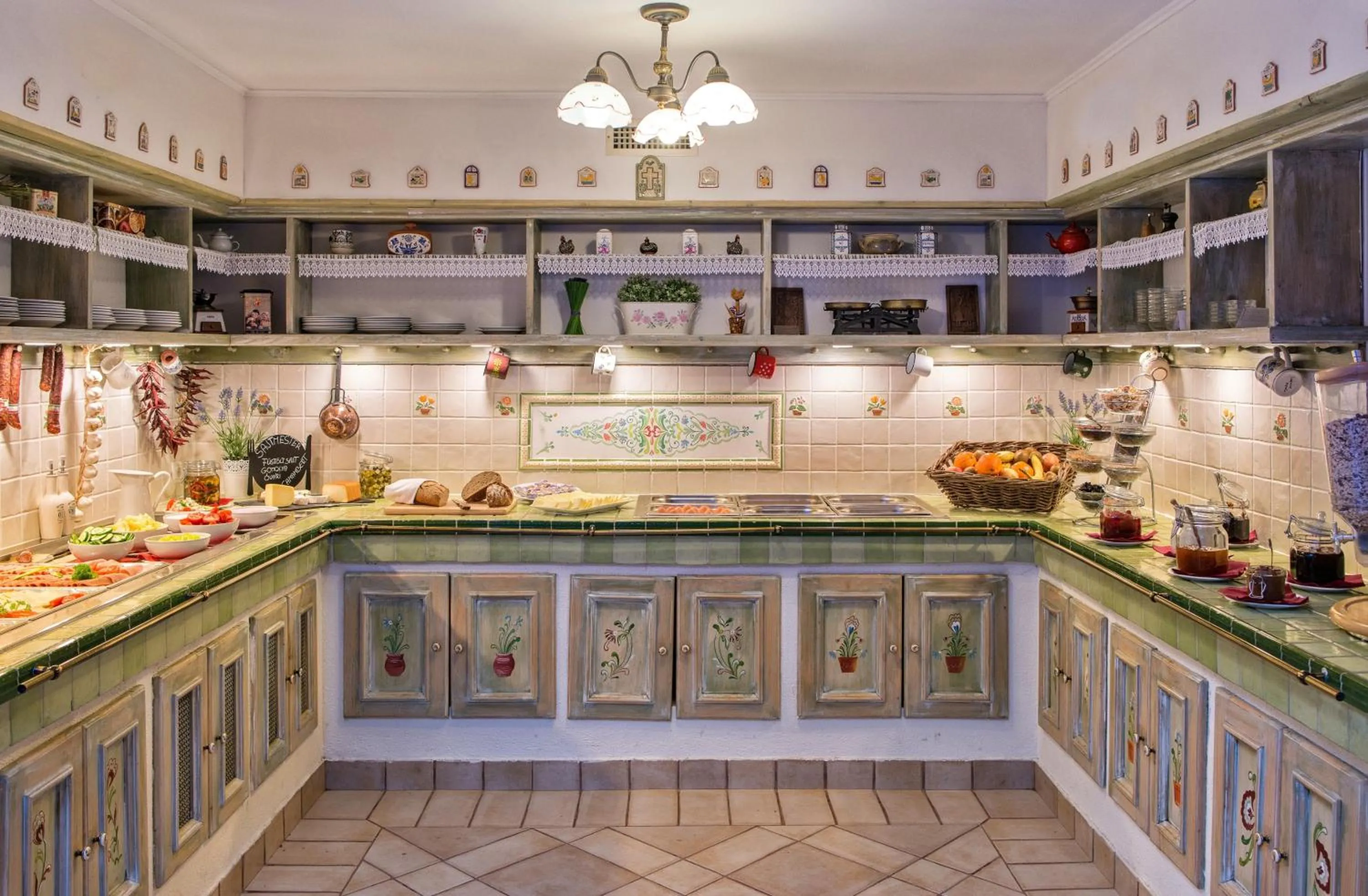 Restaurant/places to eat in Hotel Piroska