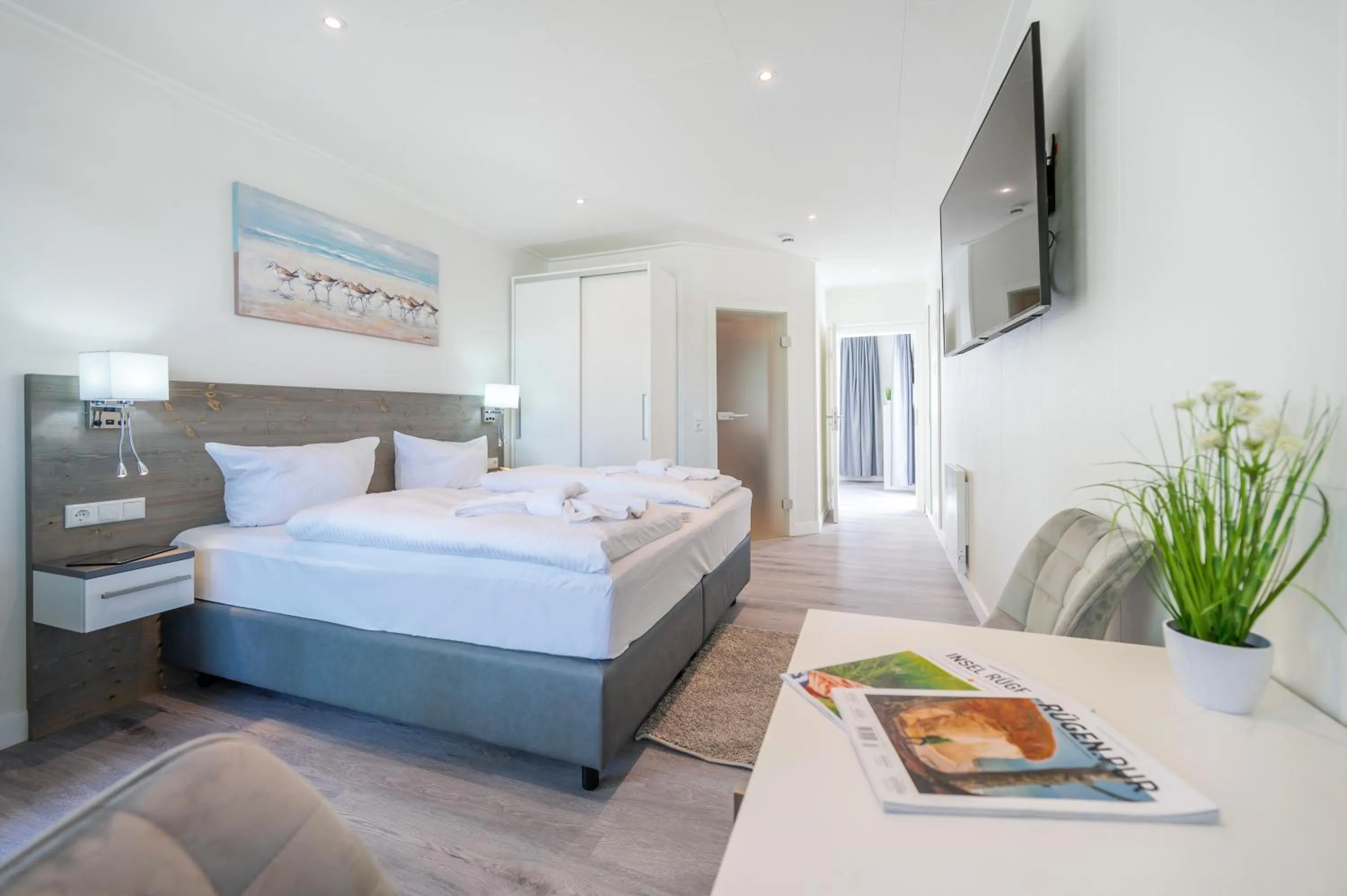 Photo of the whole room, Bed in Marina Martinshafen