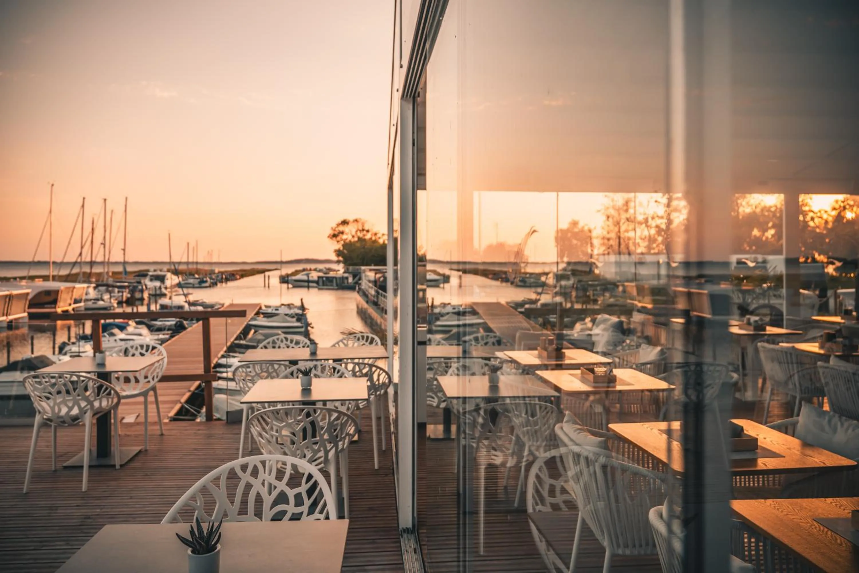 Restaurant/places to eat in Marina Martinshafen