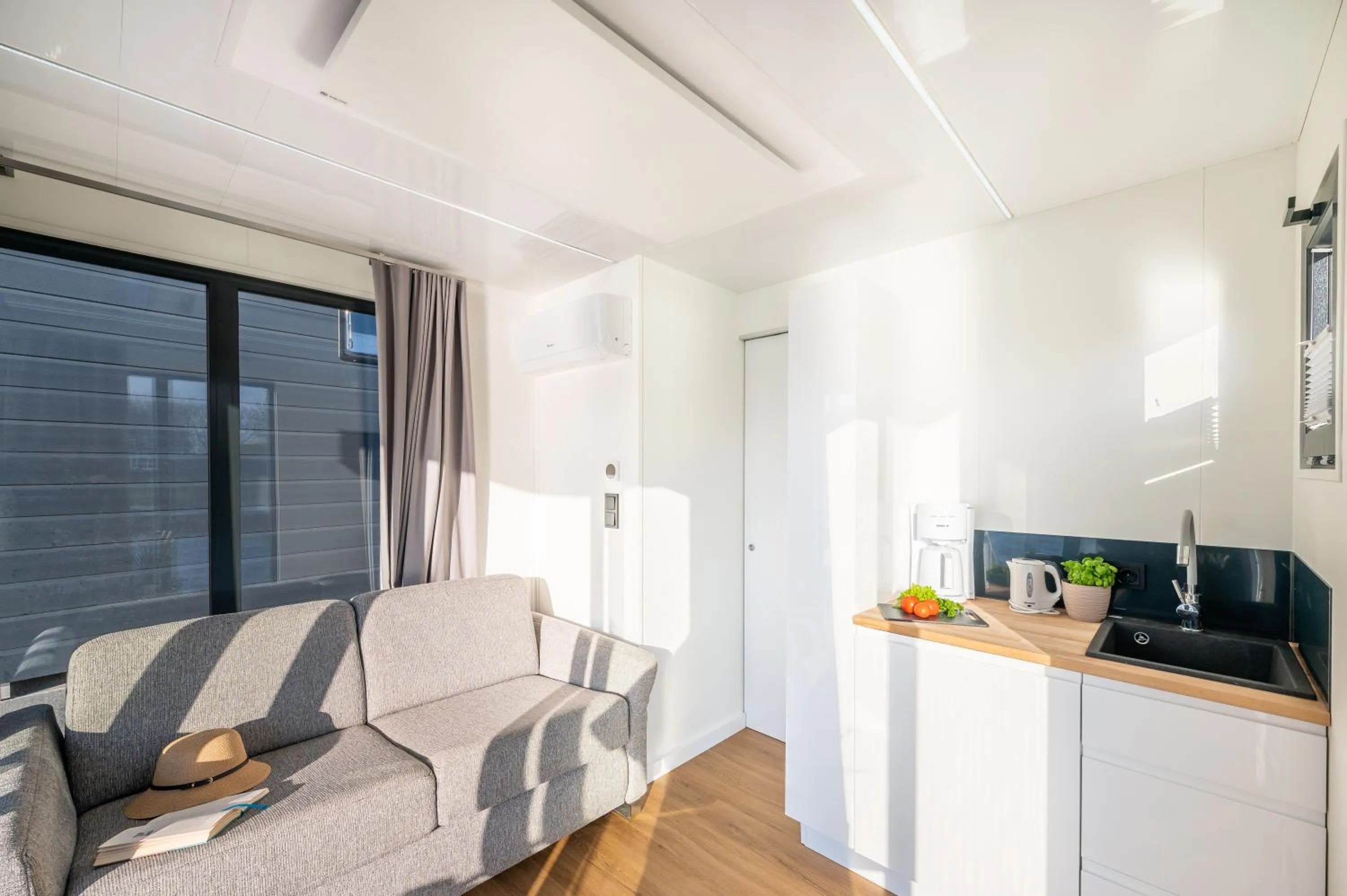 Kitchen or kitchenette in Marina Martinshafen