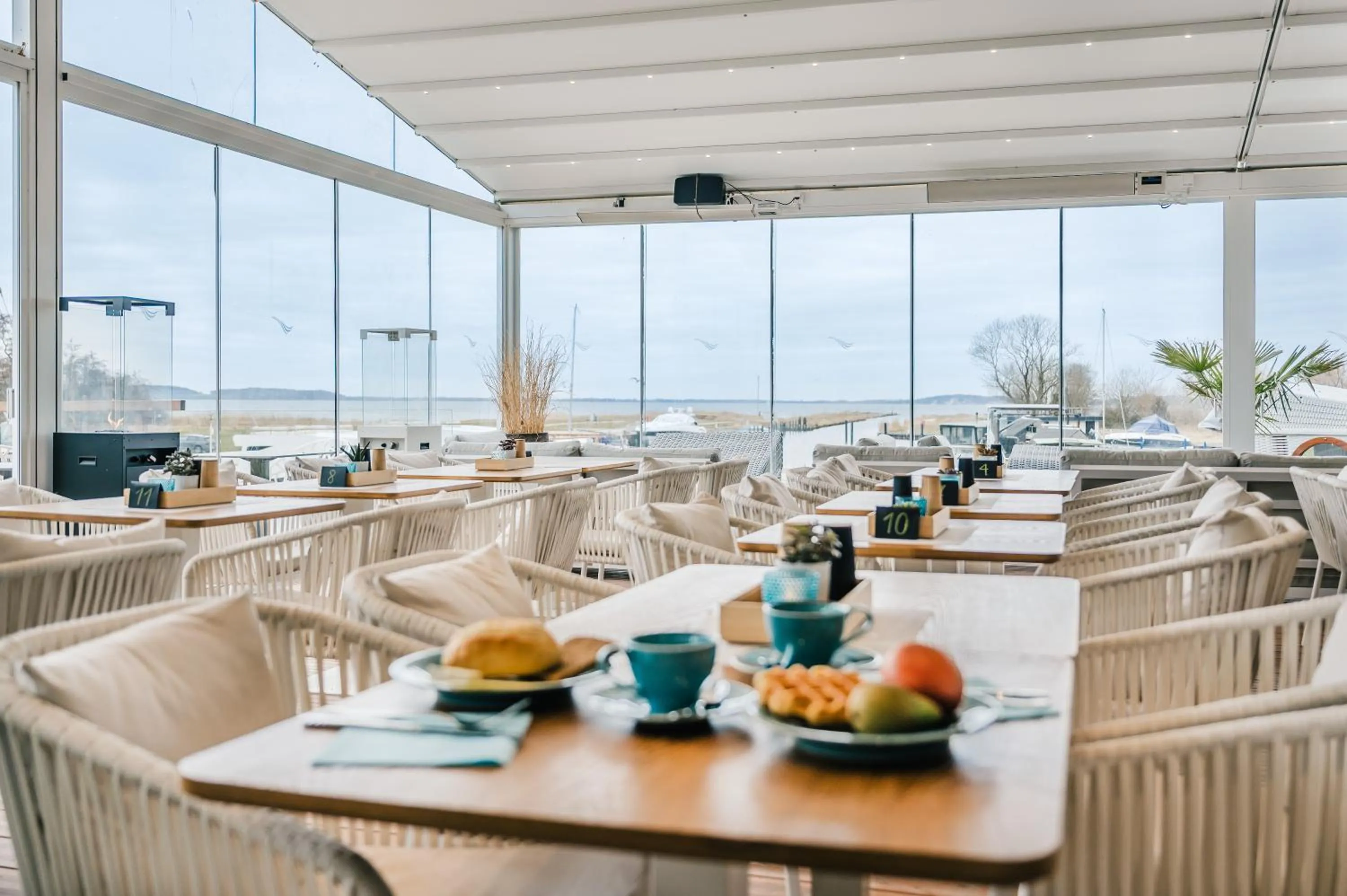 Restaurant/places to eat in Marina Martinshafen