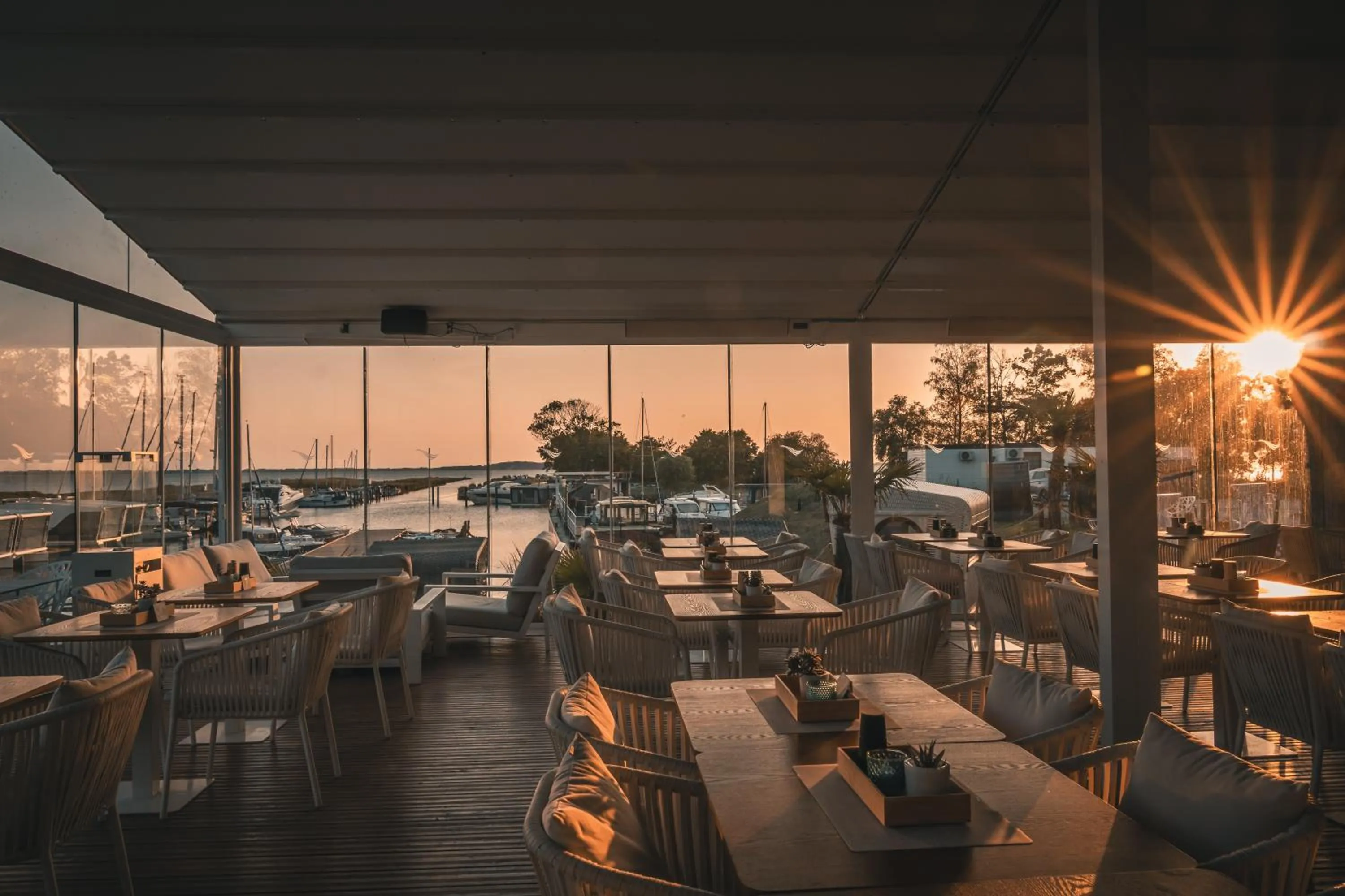 Restaurant/places to eat in Marina Martinshafen