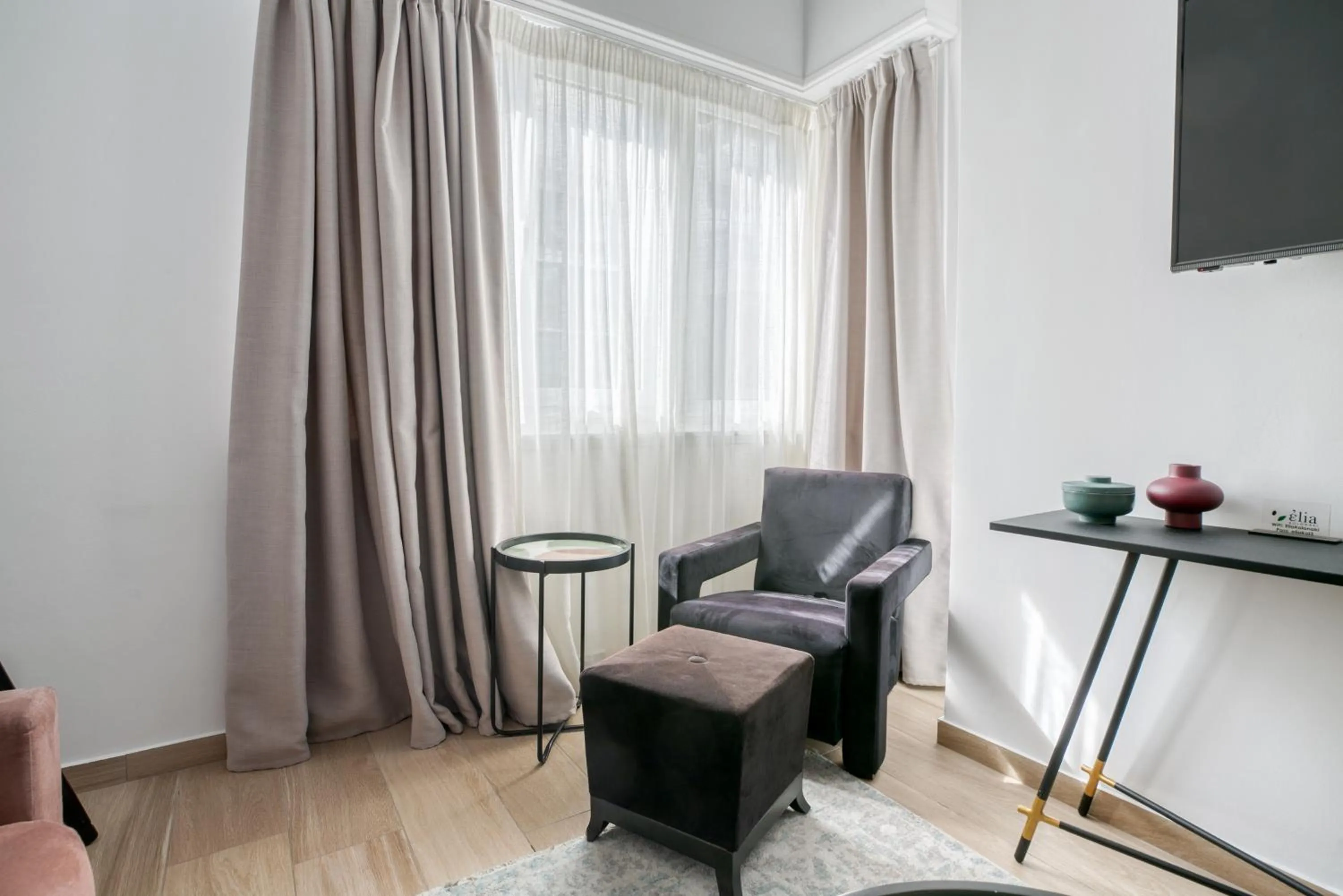 TV and multimedia in Elia Kolonaki Luxury Apartments