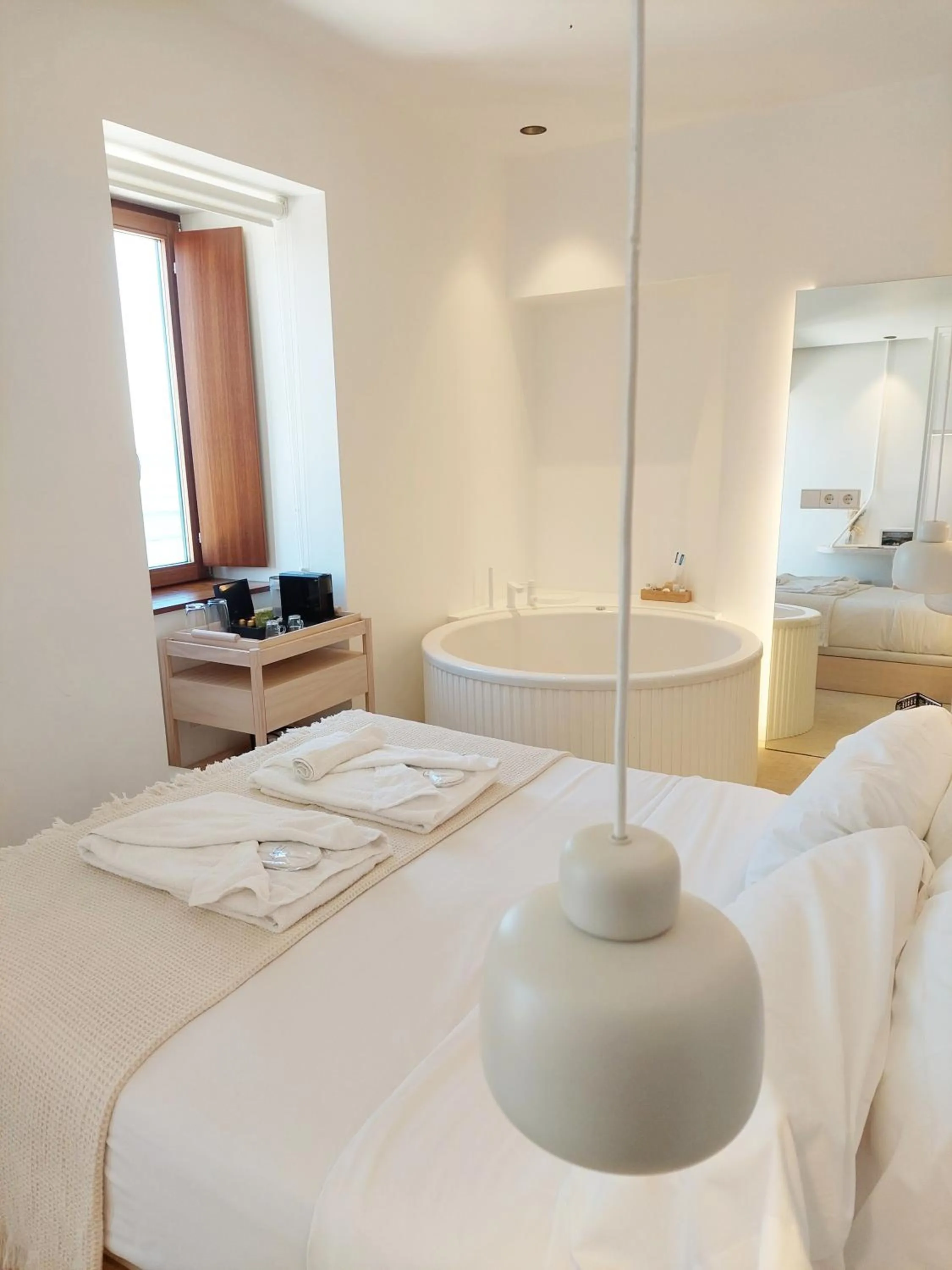 Photo of the whole room, Bed in Hotel Faro Lariño