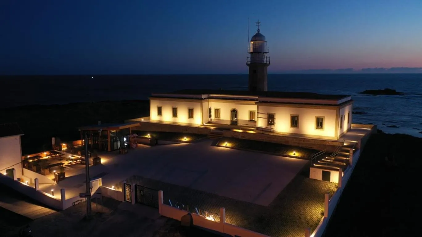 Hotel Faro Lariño