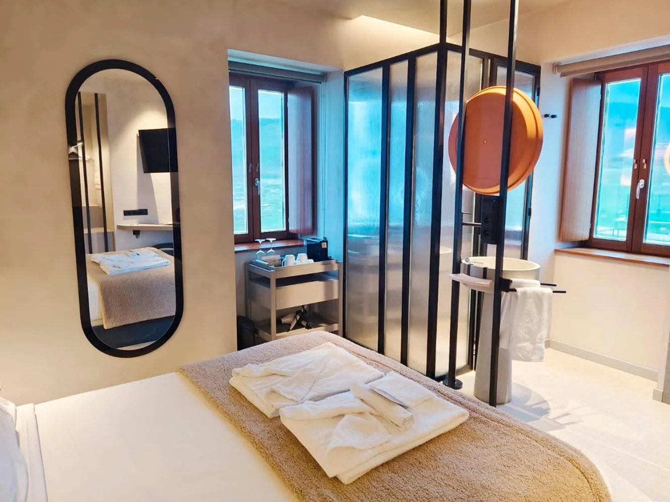 Bed in Hotel Faro Lariño