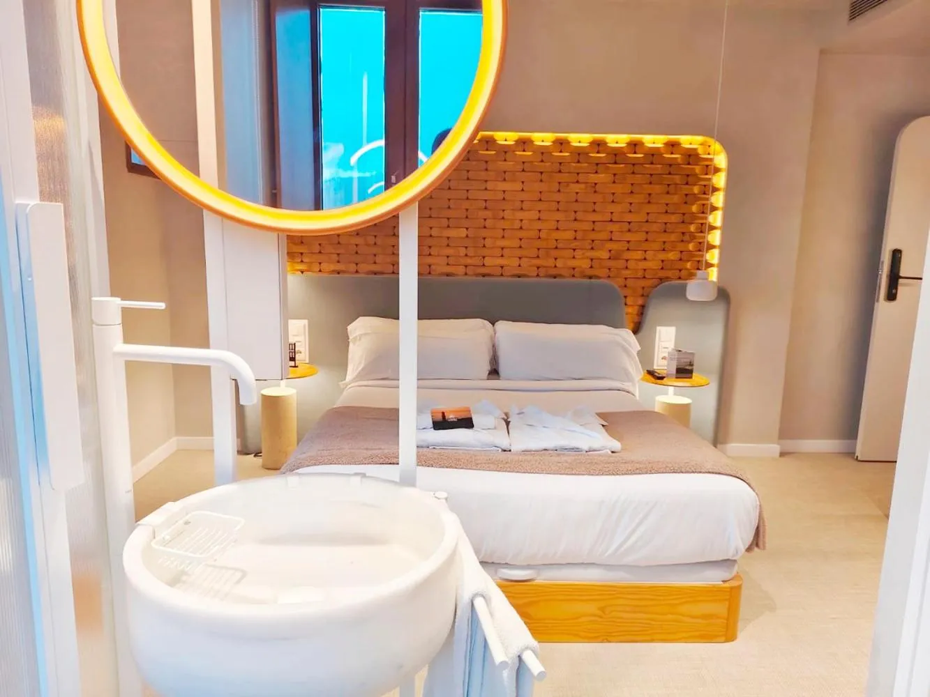 Bed in Hotel Faro Lariño