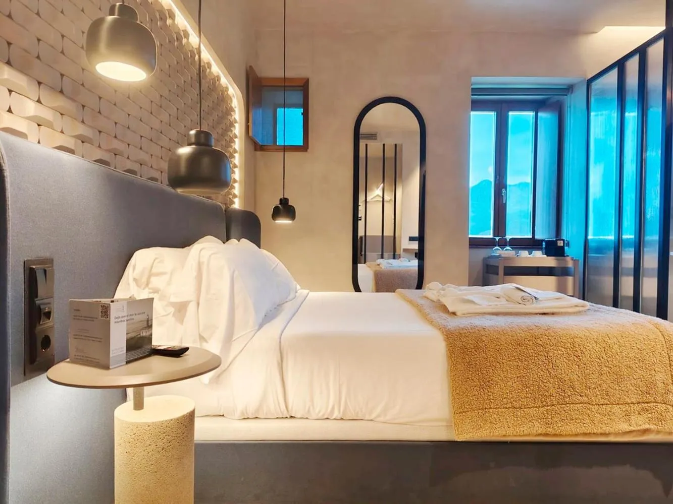 Bed in Hotel Faro Lariño