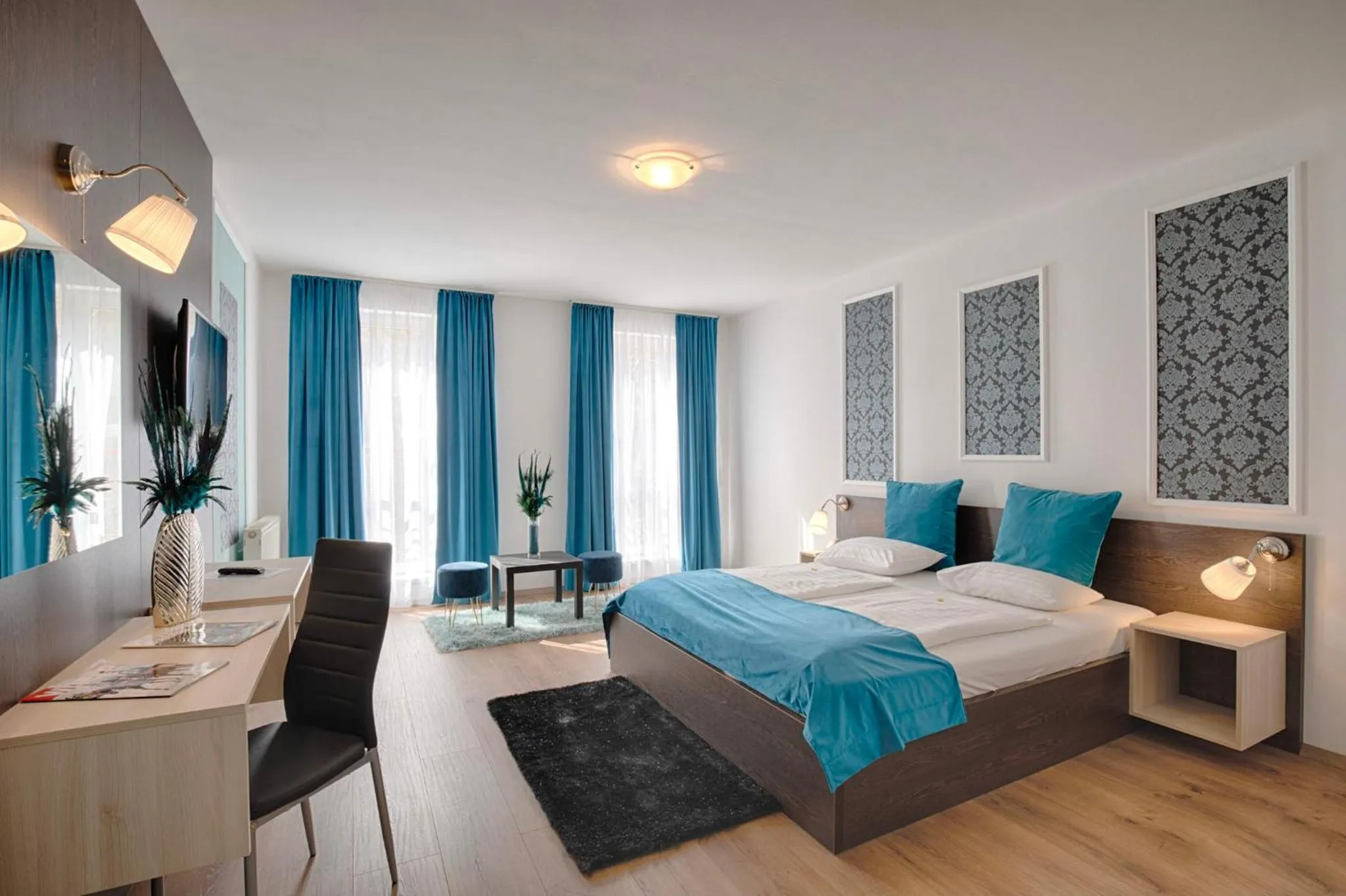 Bedroom, Bed in Triple M Hotel