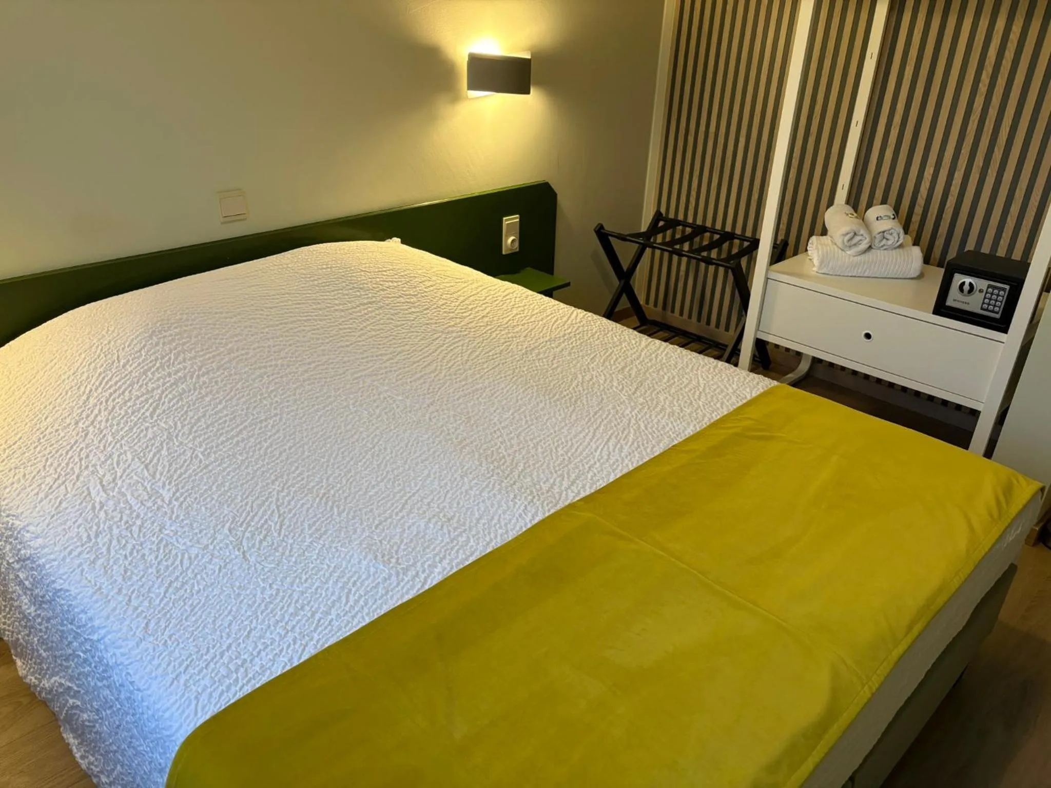 Bed in Hotel en Bistro de Vaart