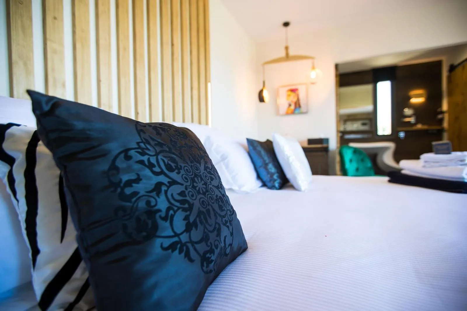 Decorative detail, Bed in "La Cabane" de l'hôtel Le Tourisme