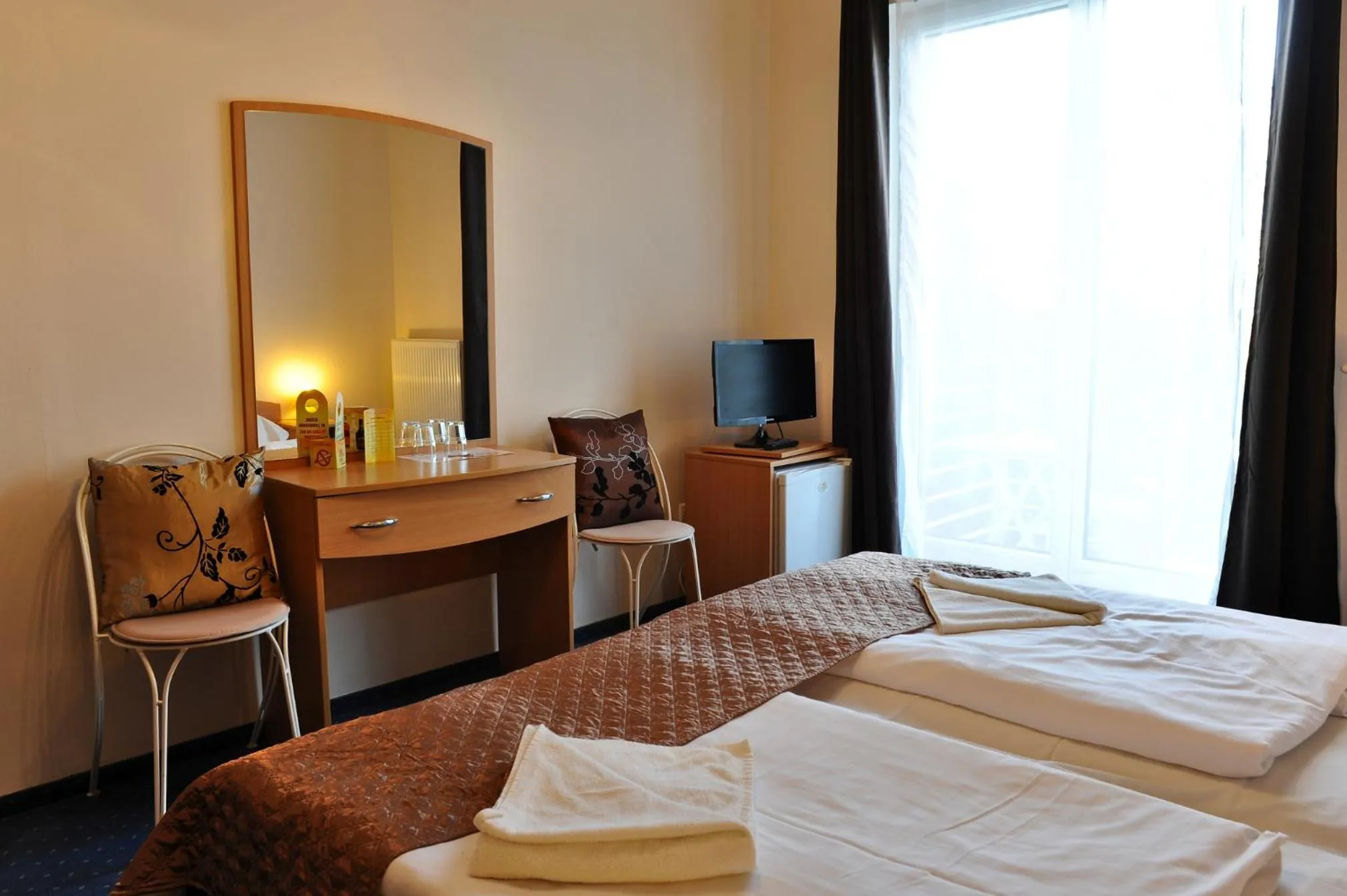 TV/Entertainment Center in Hotel Papillon