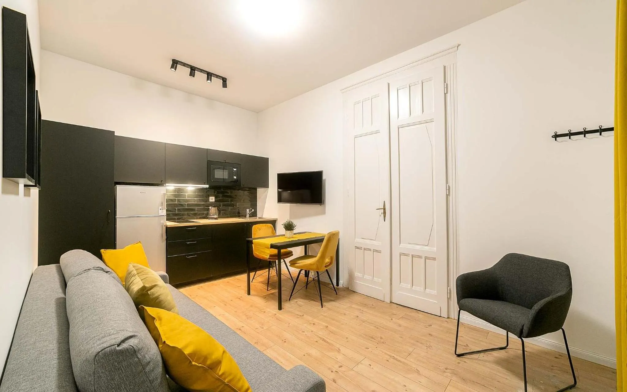 TV and multimedia in A13- Boutique Apartments, Best Location, by BQA