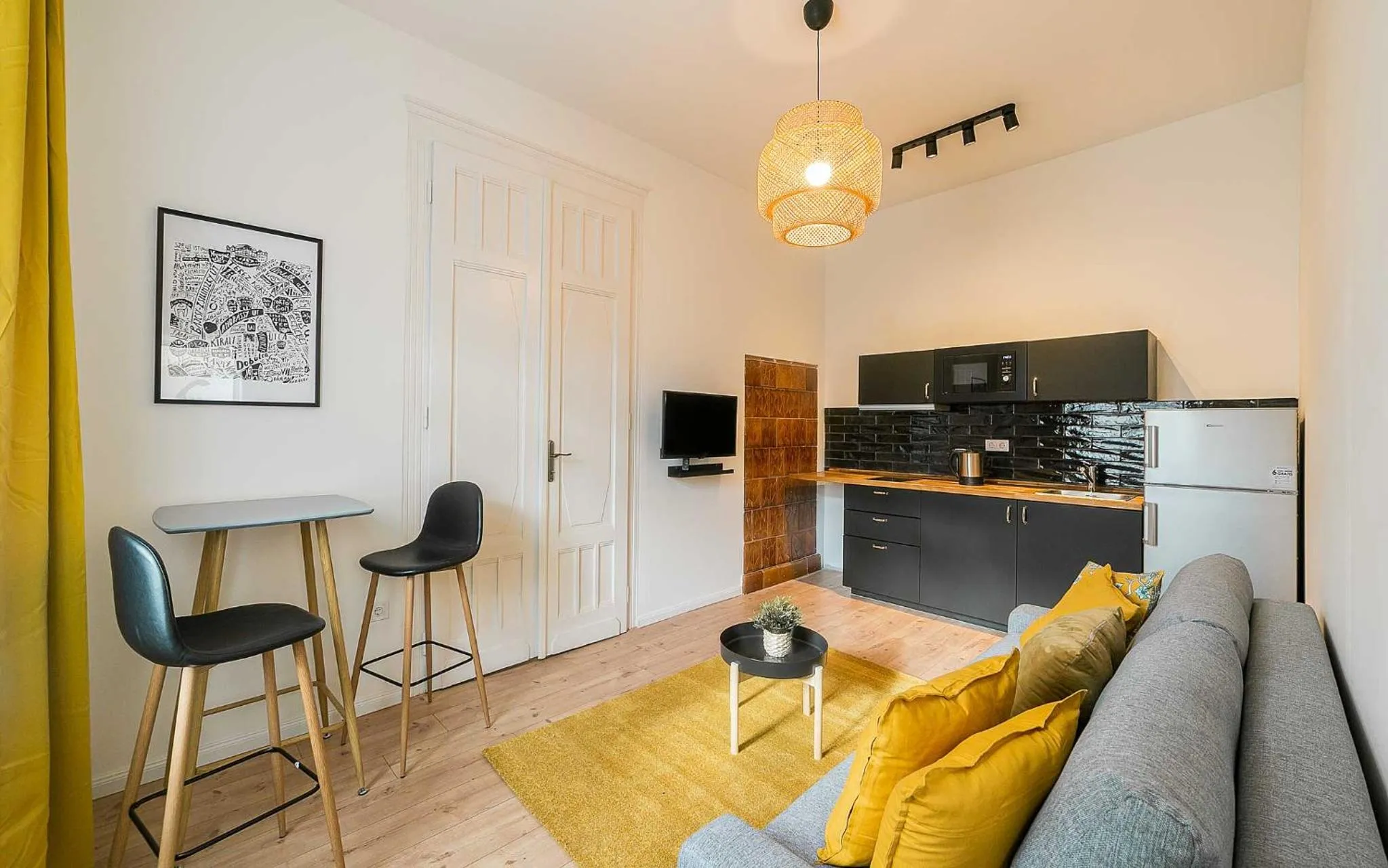 TV and multimedia in A13- Boutique Apartments, Best Location, by BQA