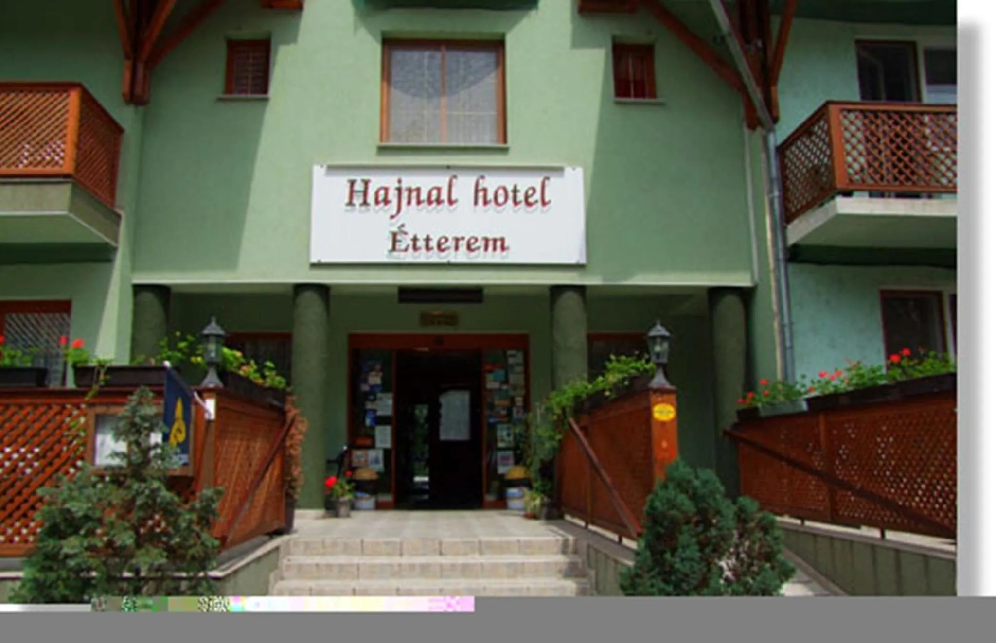 Facade/entrance in Hotel Hajnal