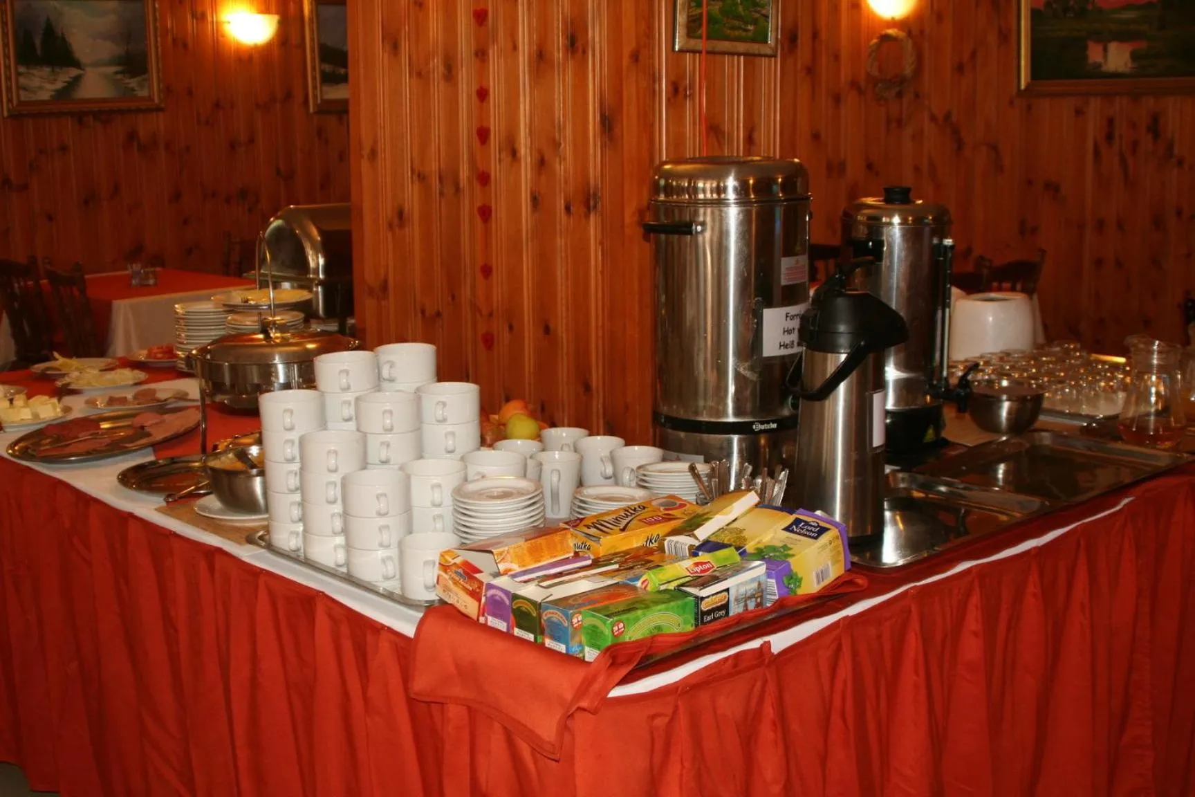 Food and drinks in Hotel Hajnal