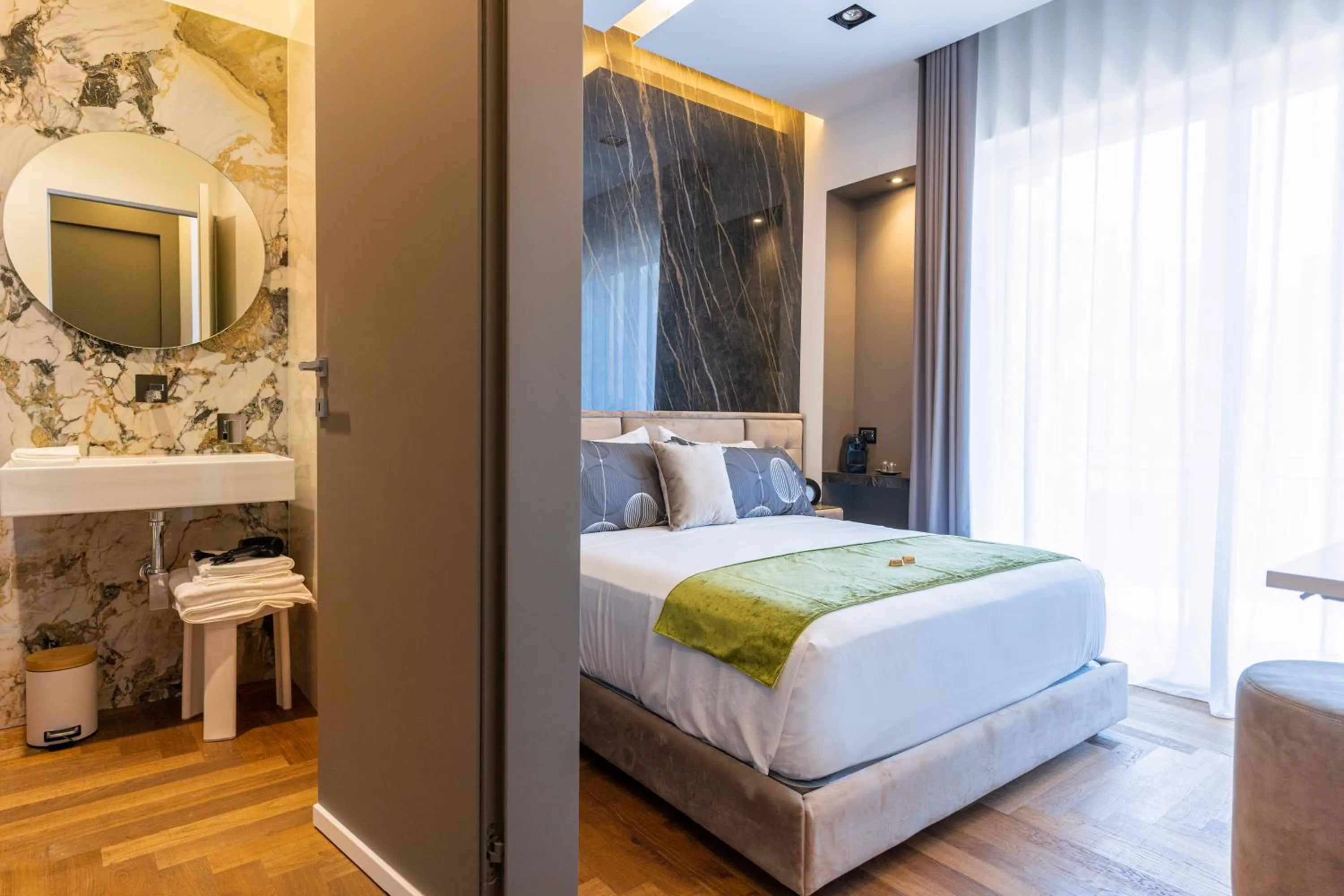 Bathroom, Bed in B&Z LUXURY