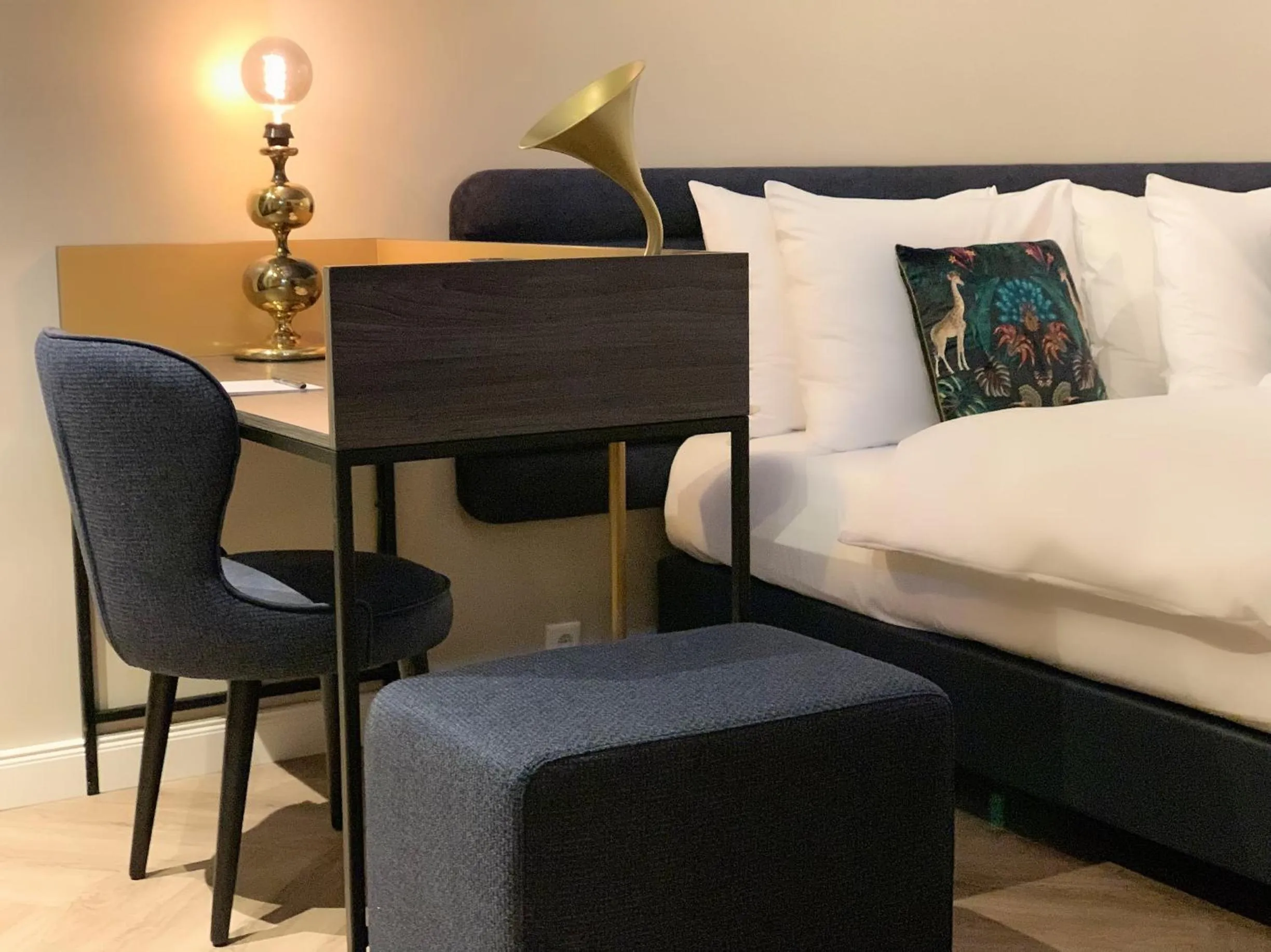 Seating area, Bed in Maison Viktoria Augsburg