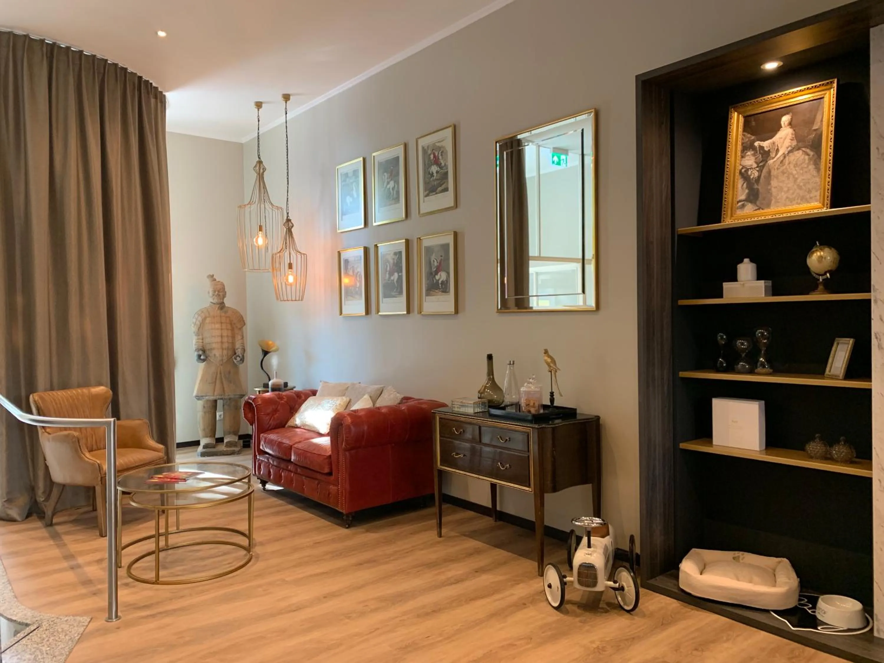 Lobby or reception in Maison Viktoria Augsburg