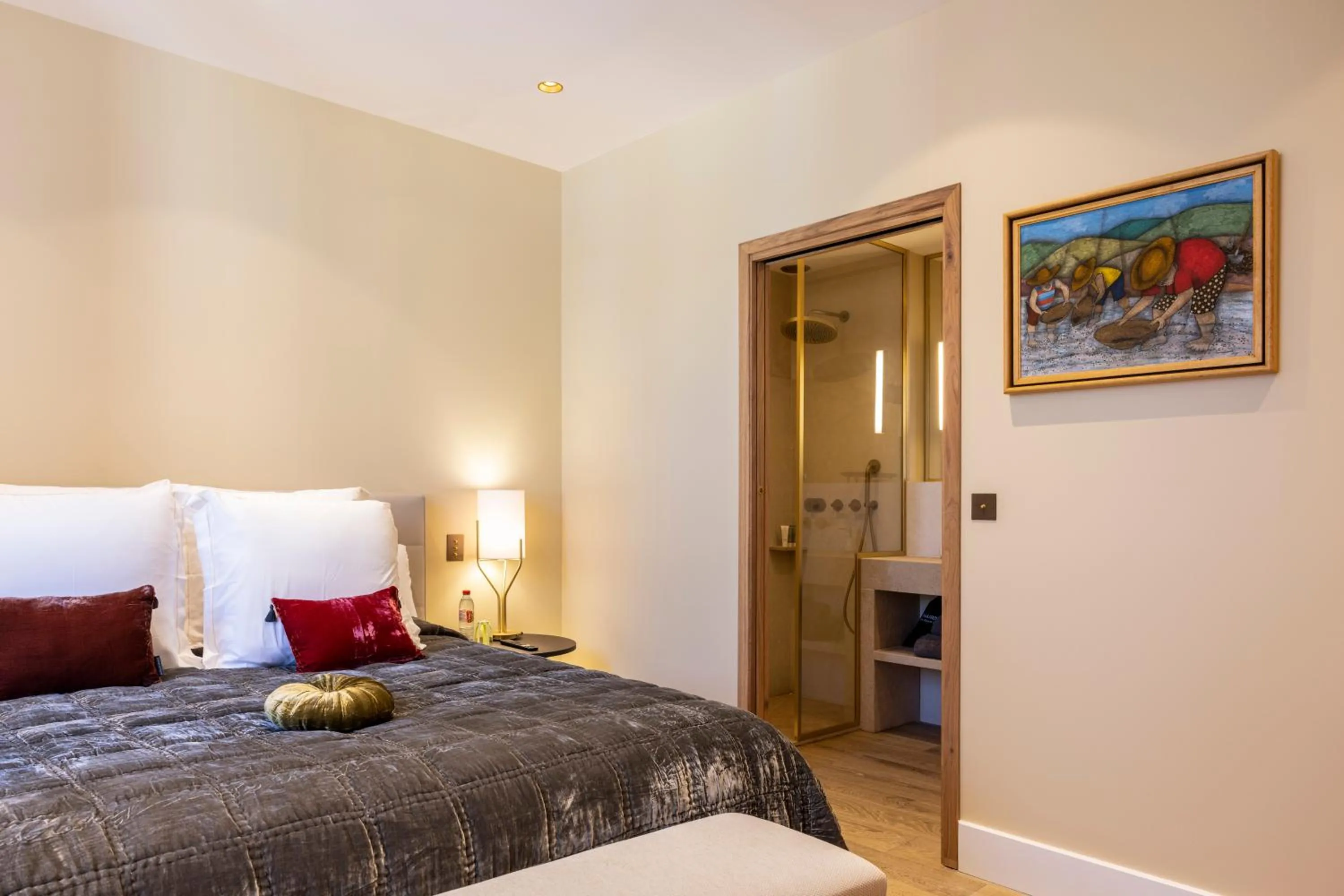 Bed in Hotel La Mère Germaine