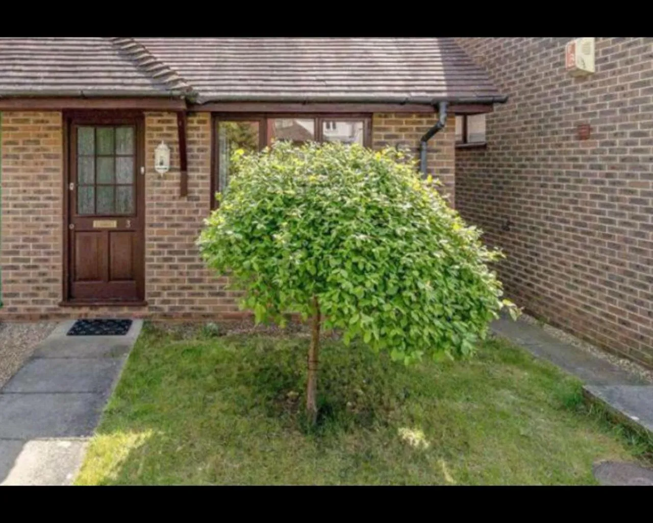 Property building in Grace Apartments - Living Stream 1