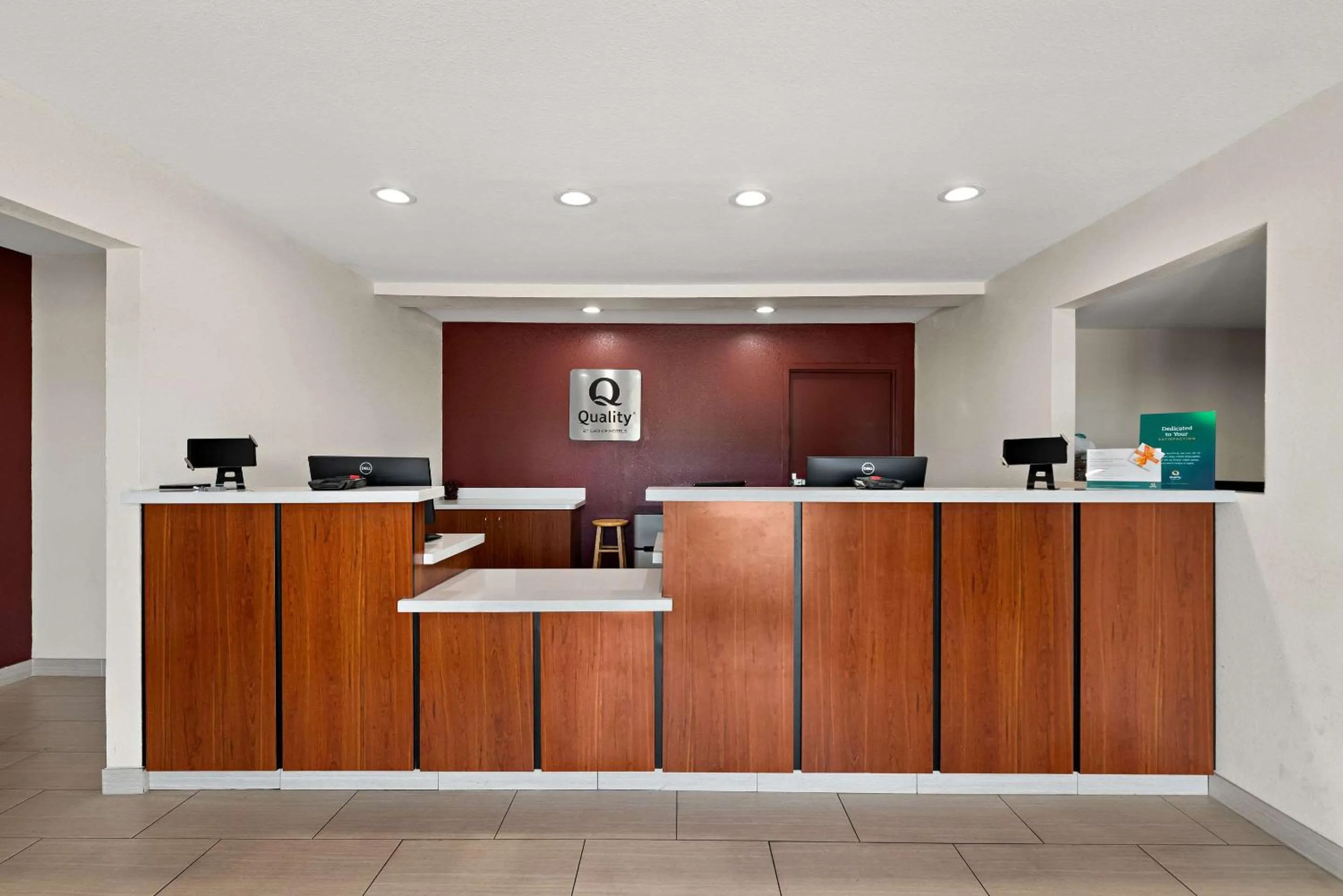 Lobby or reception in Quality Suites Wildwood - The Villages