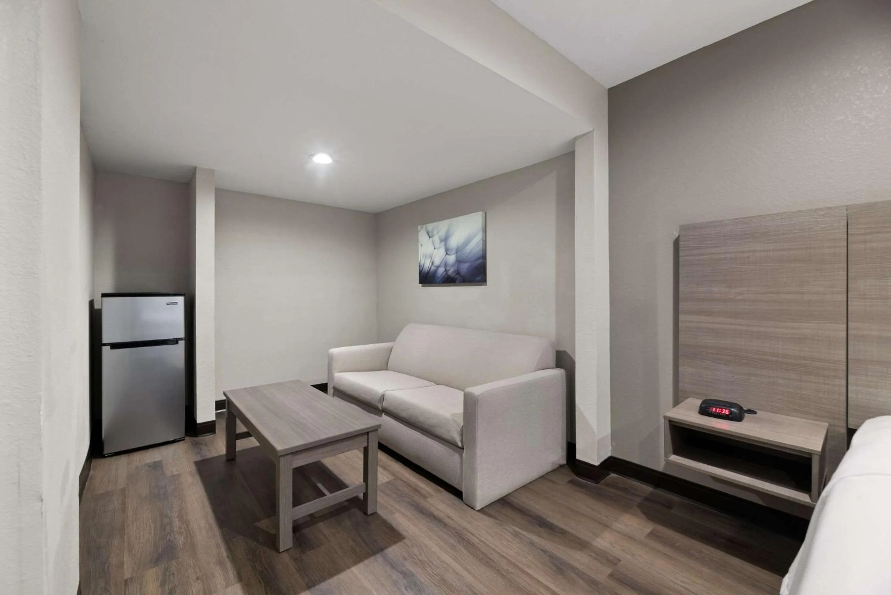 Bedroom in Quality Suites Wildwood - The Villages