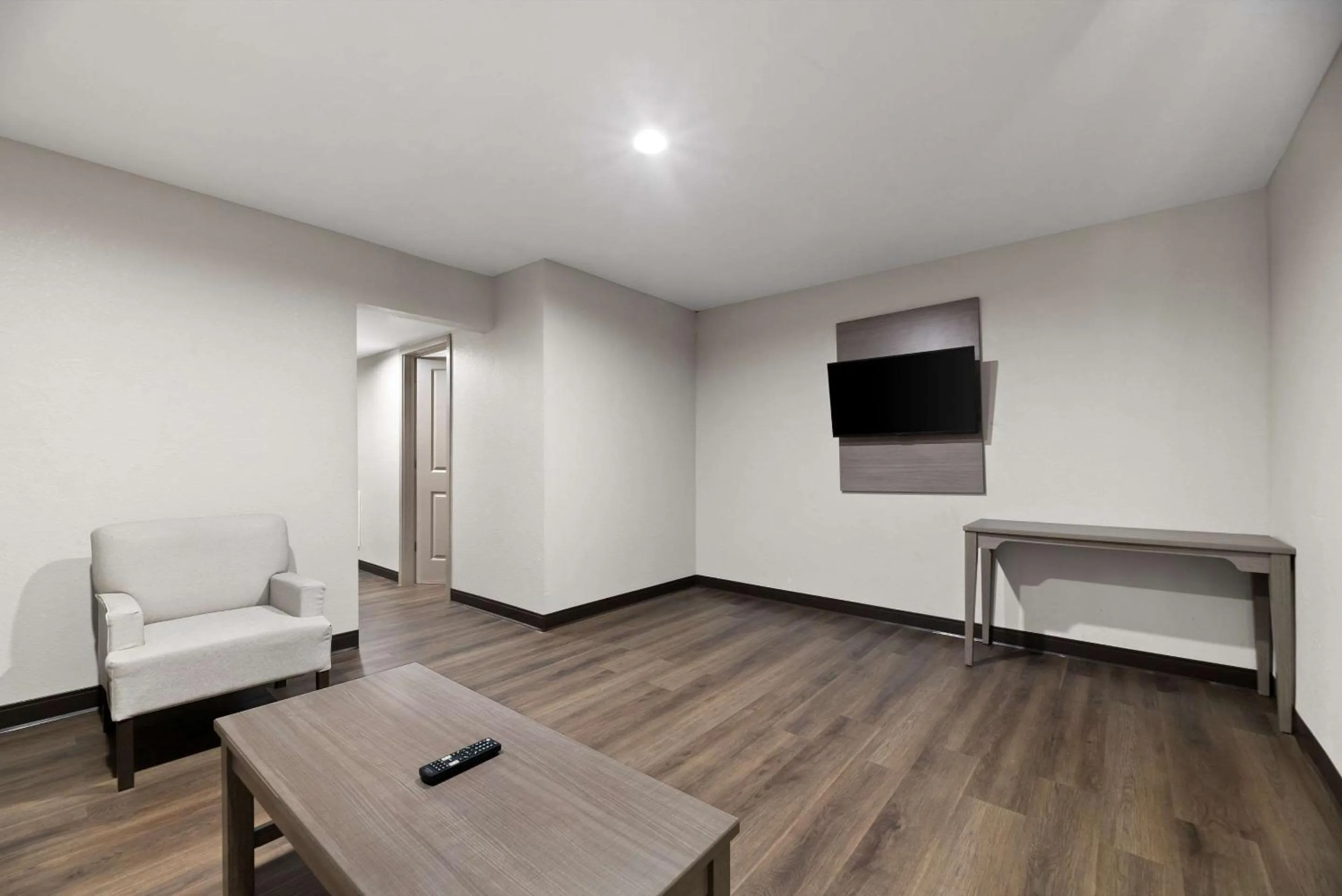 Bedroom in Quality Suites Wildwood - The Villages