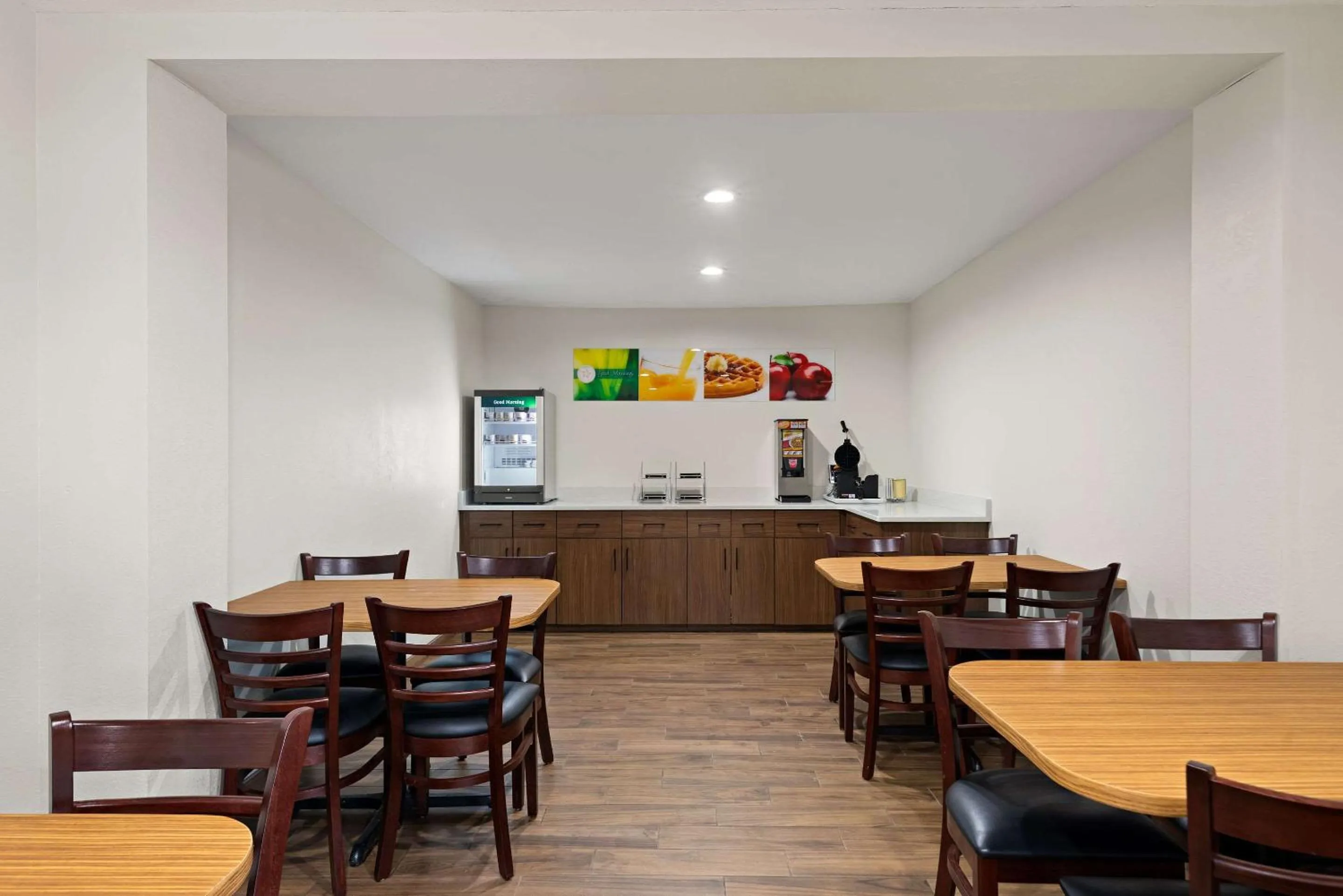 Breakfast in Quality Suites Wildwood - The Villages