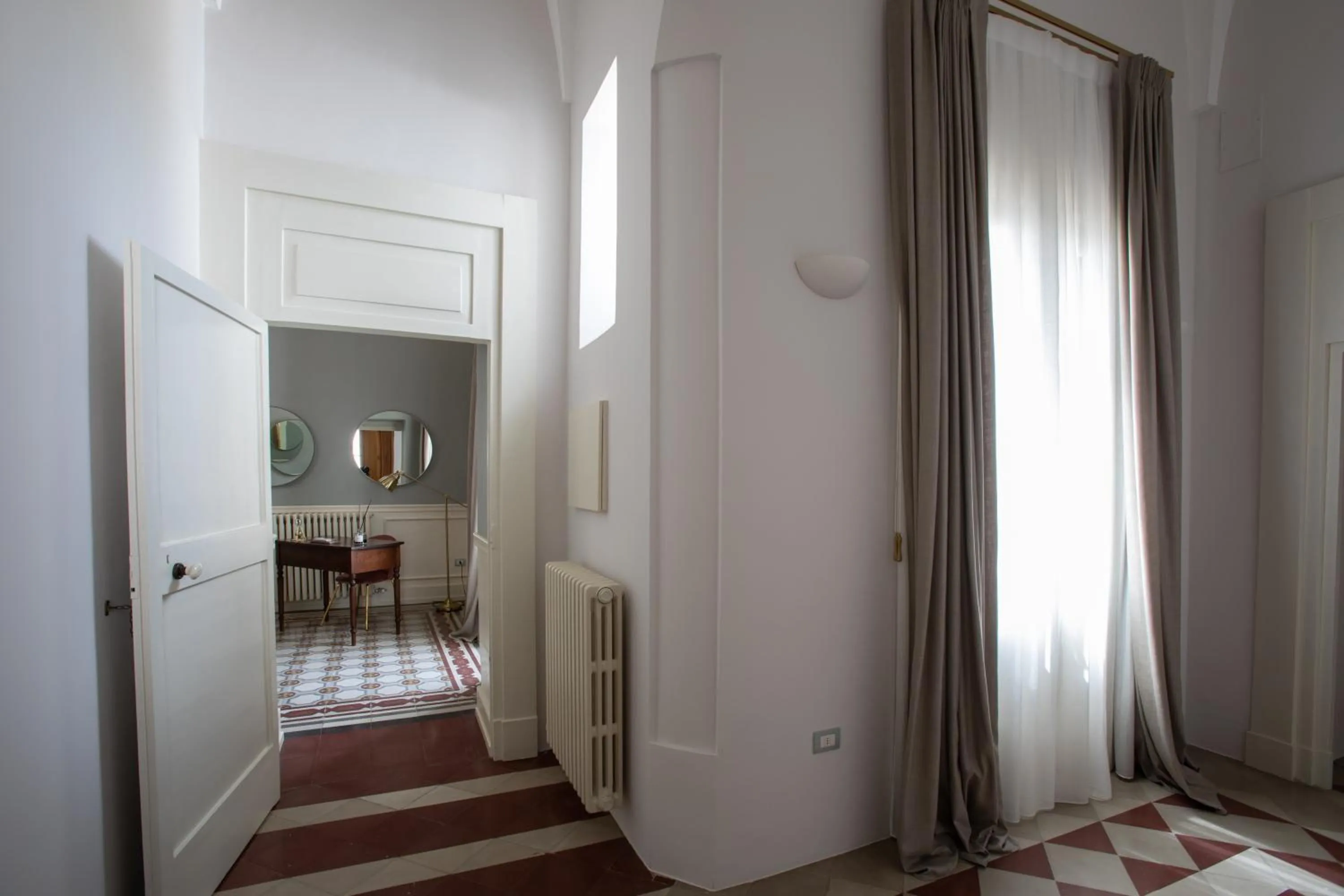 Seating area in Palazzo Sansonetti