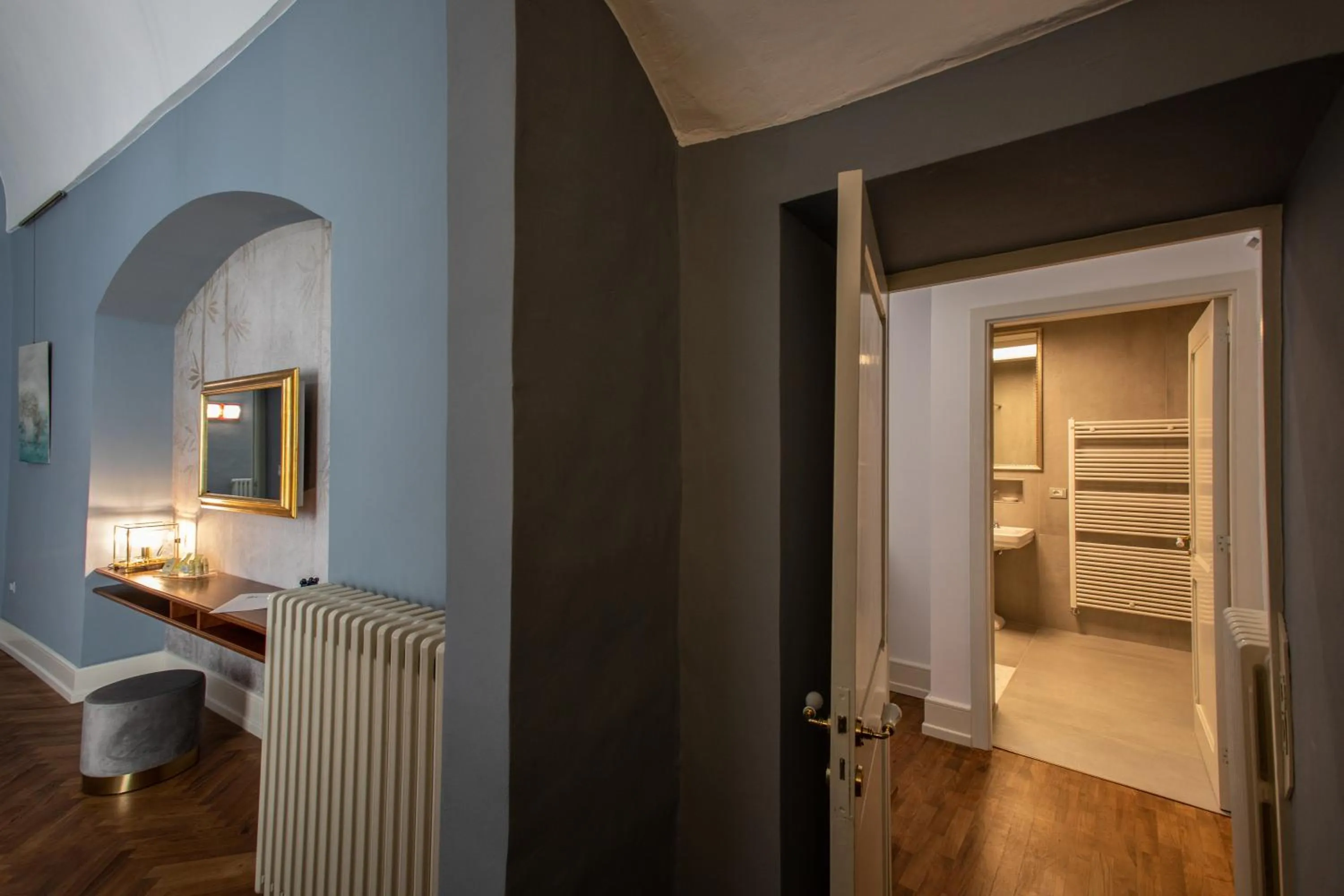 Bathroom, Bed in Palazzo Sansonetti