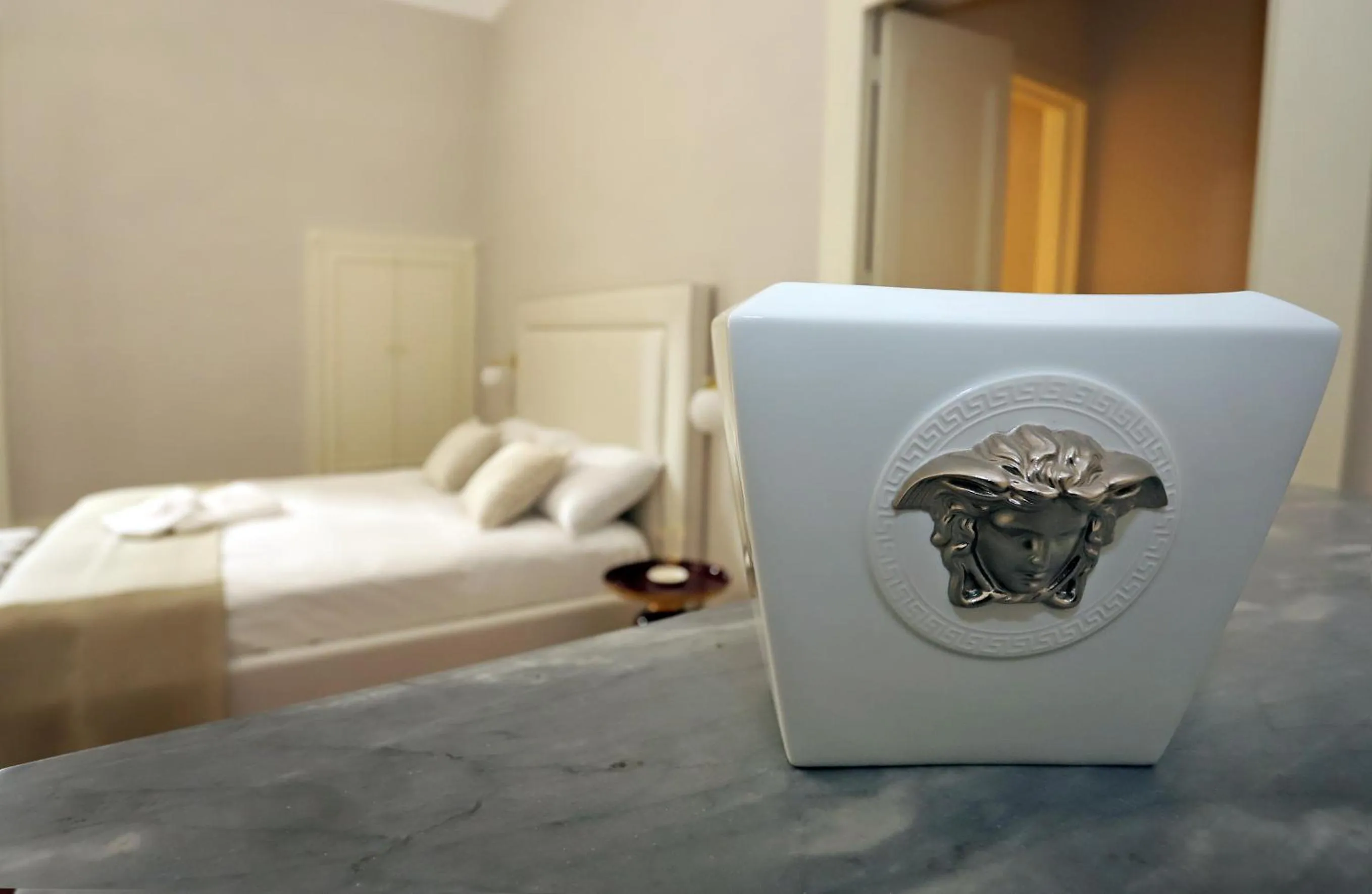 Decorative detail, Bed in Palazzo Sansonetti