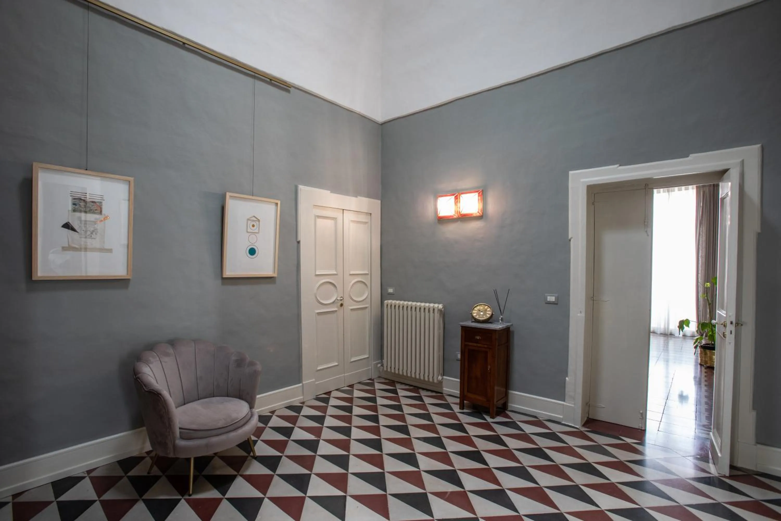 Seating area in Palazzo Sansonetti