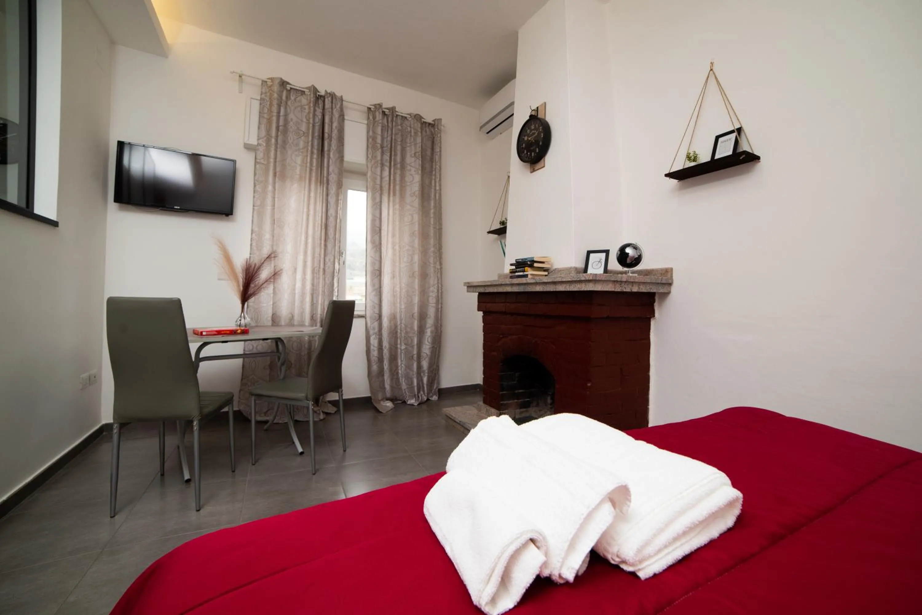 Photo of the whole room, Bed in B&B Le Sorelle