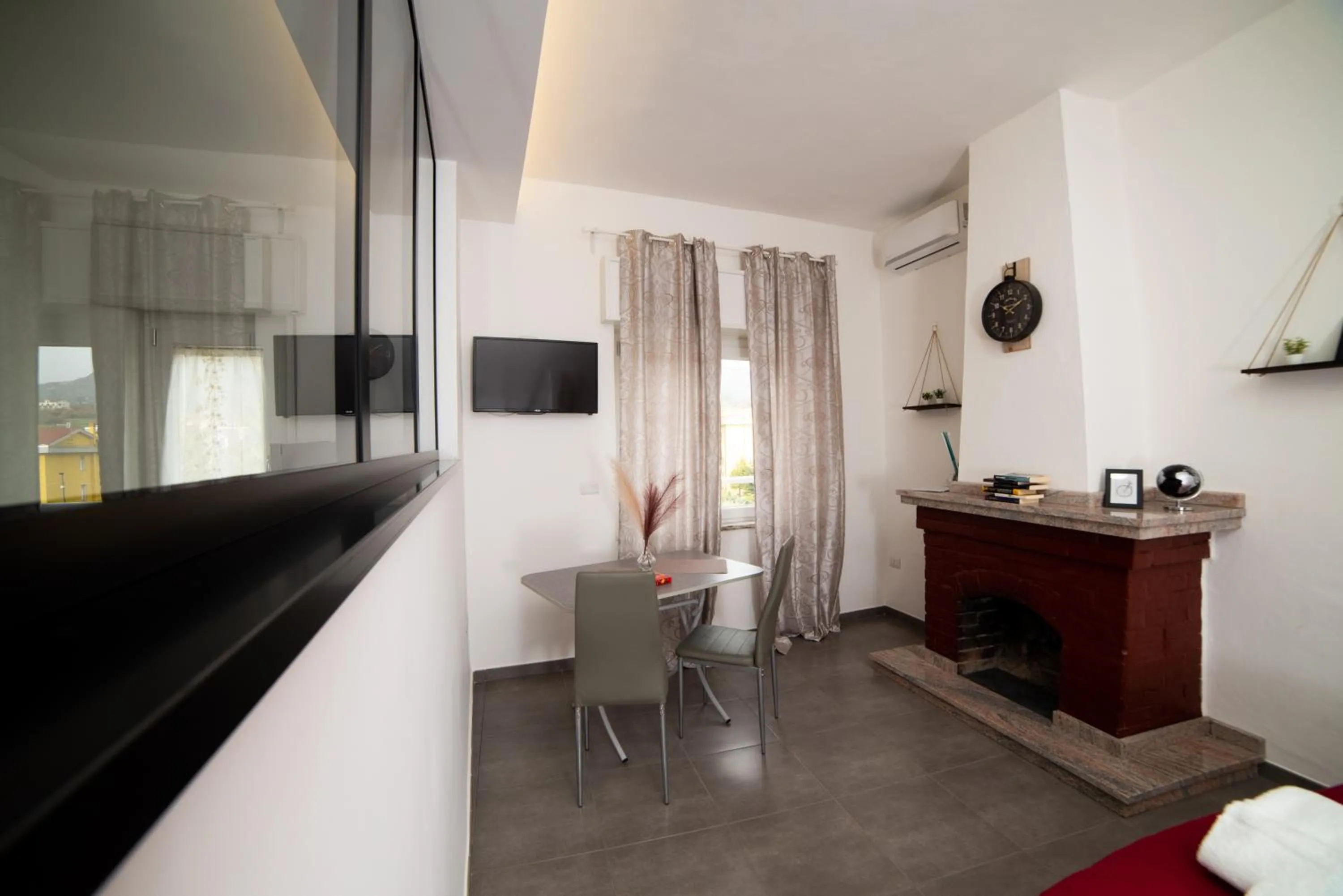 Living room, Bed in B&B Le Sorelle