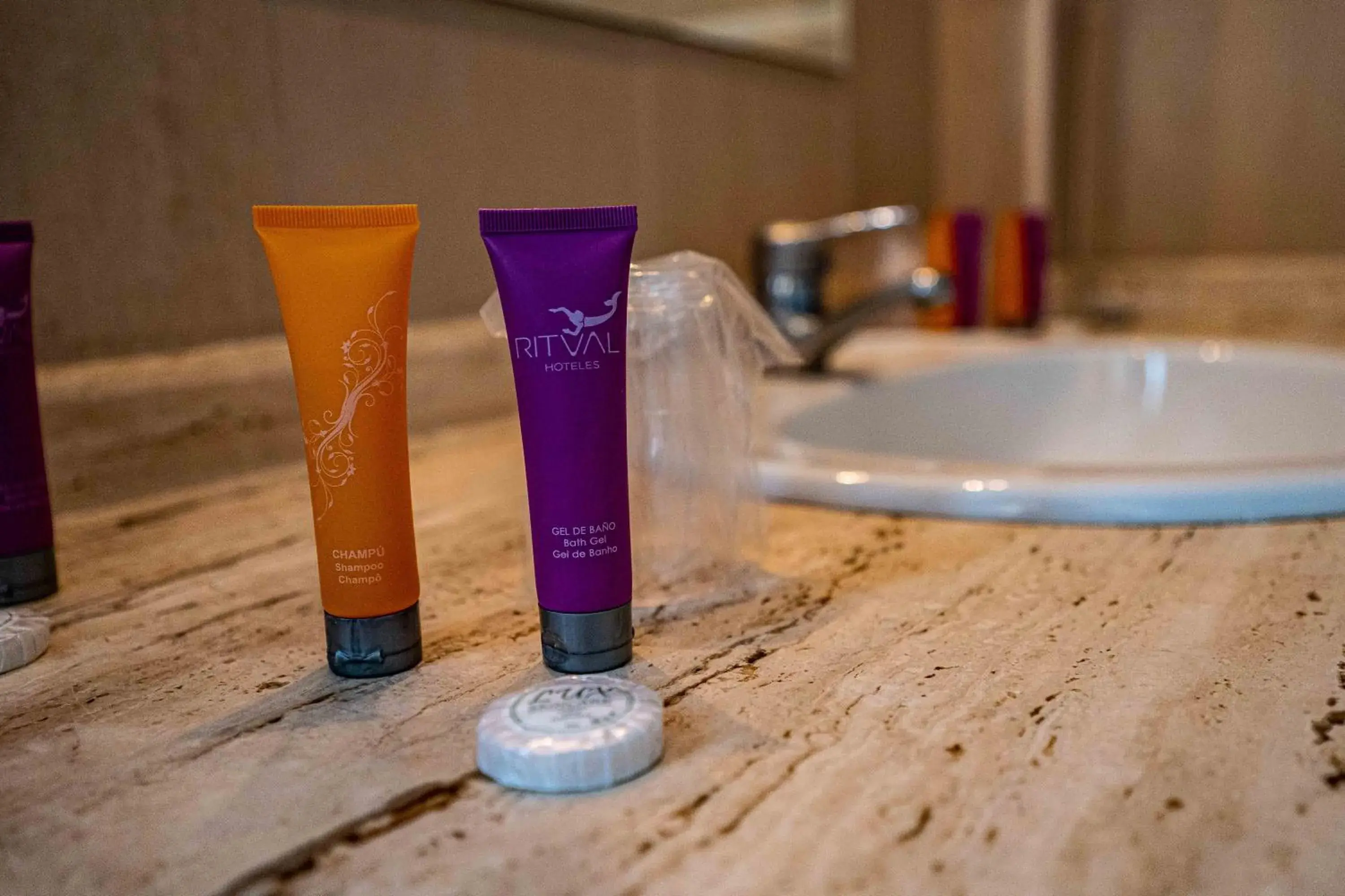 Twin Room in Hotel Sierra de Huesa Twin Room in Hotel Sierra de Huesa