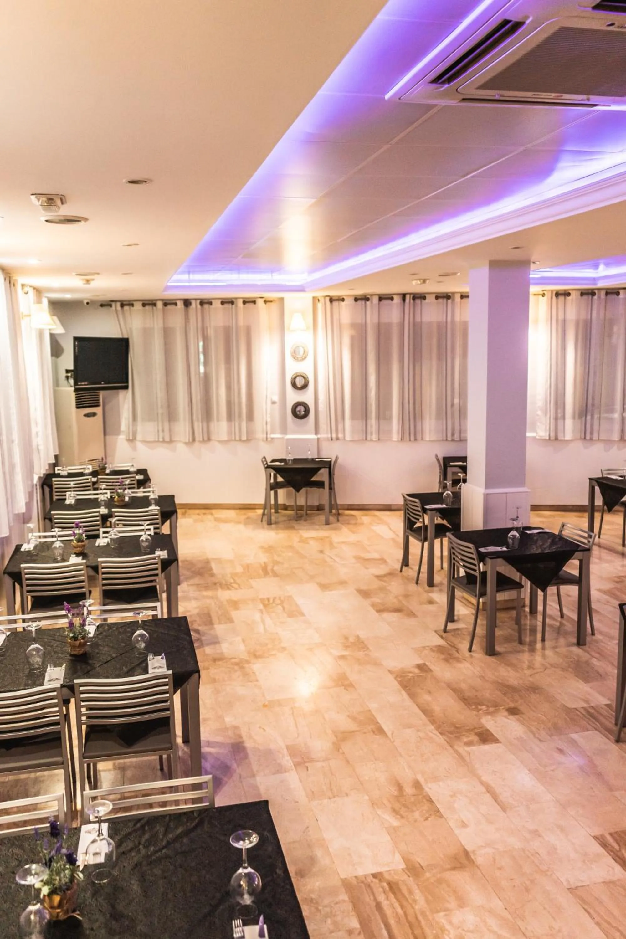 Restaurant/places to eat in Hotel Sierra de Huesa