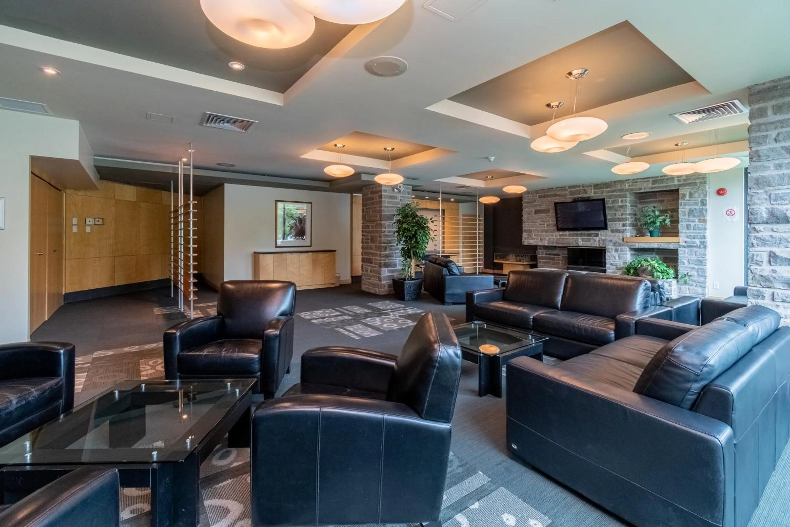 Condo 2 chambres avec parc aquatique!