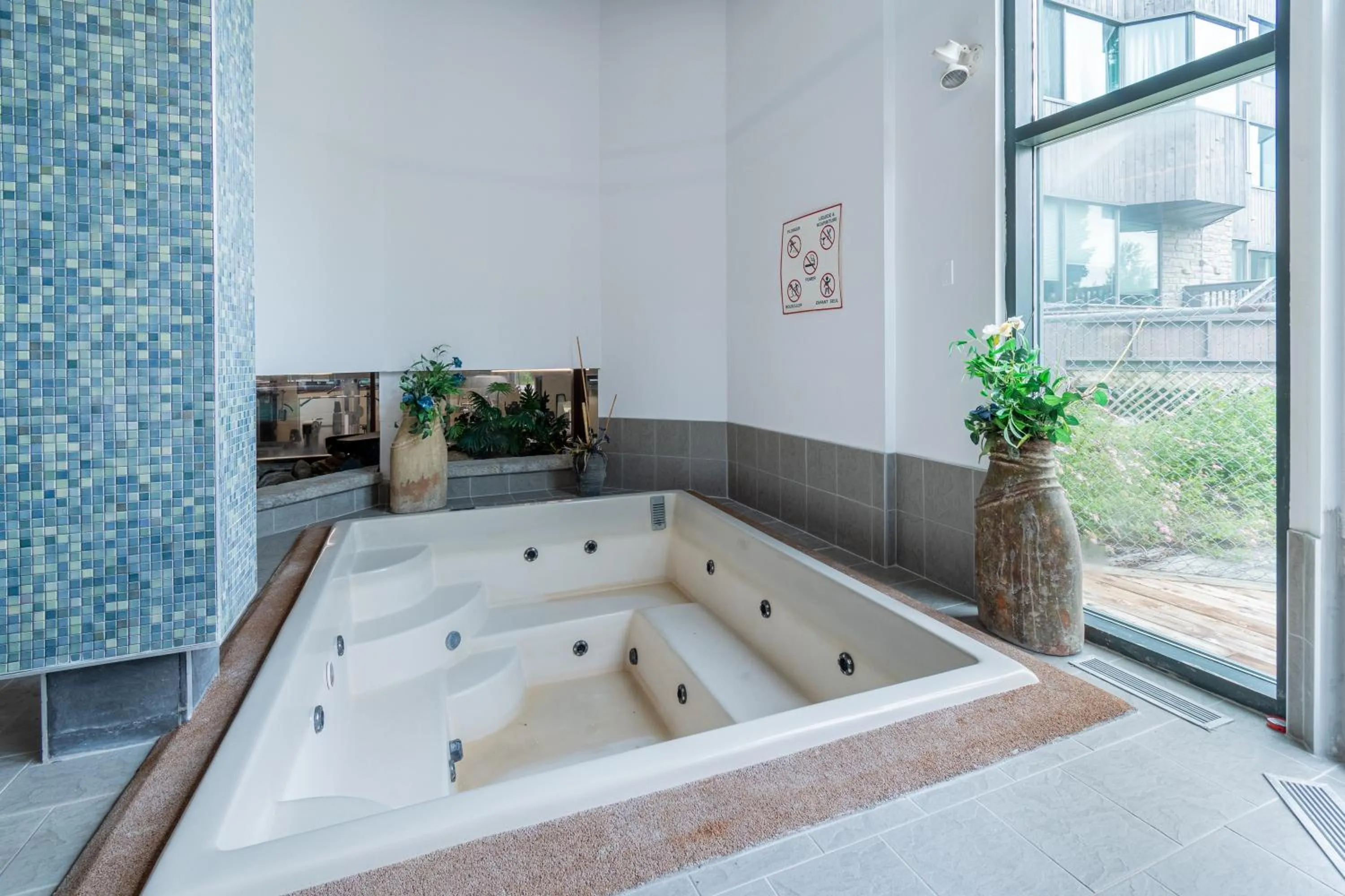 Condo 2 chambres avec parc aquatique!