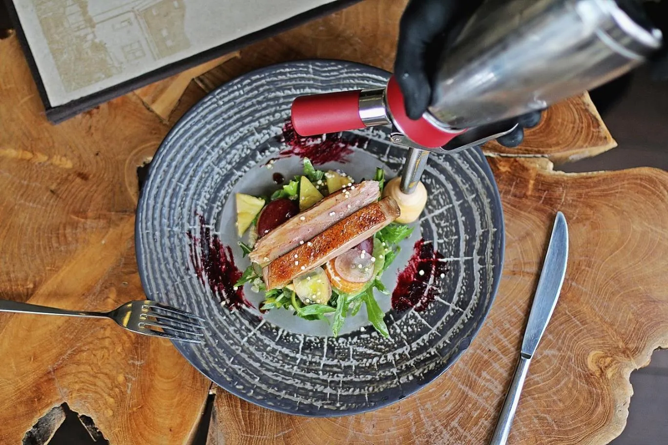 Restaurant/places to eat in Hotel Lajta Park