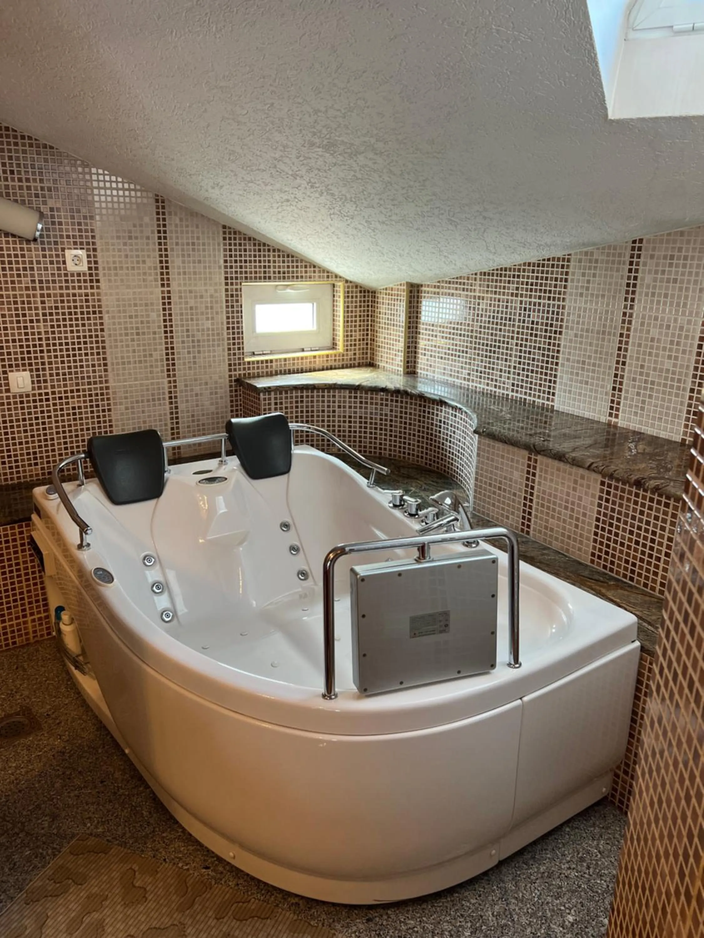 Hot Tub in Hotel Royal