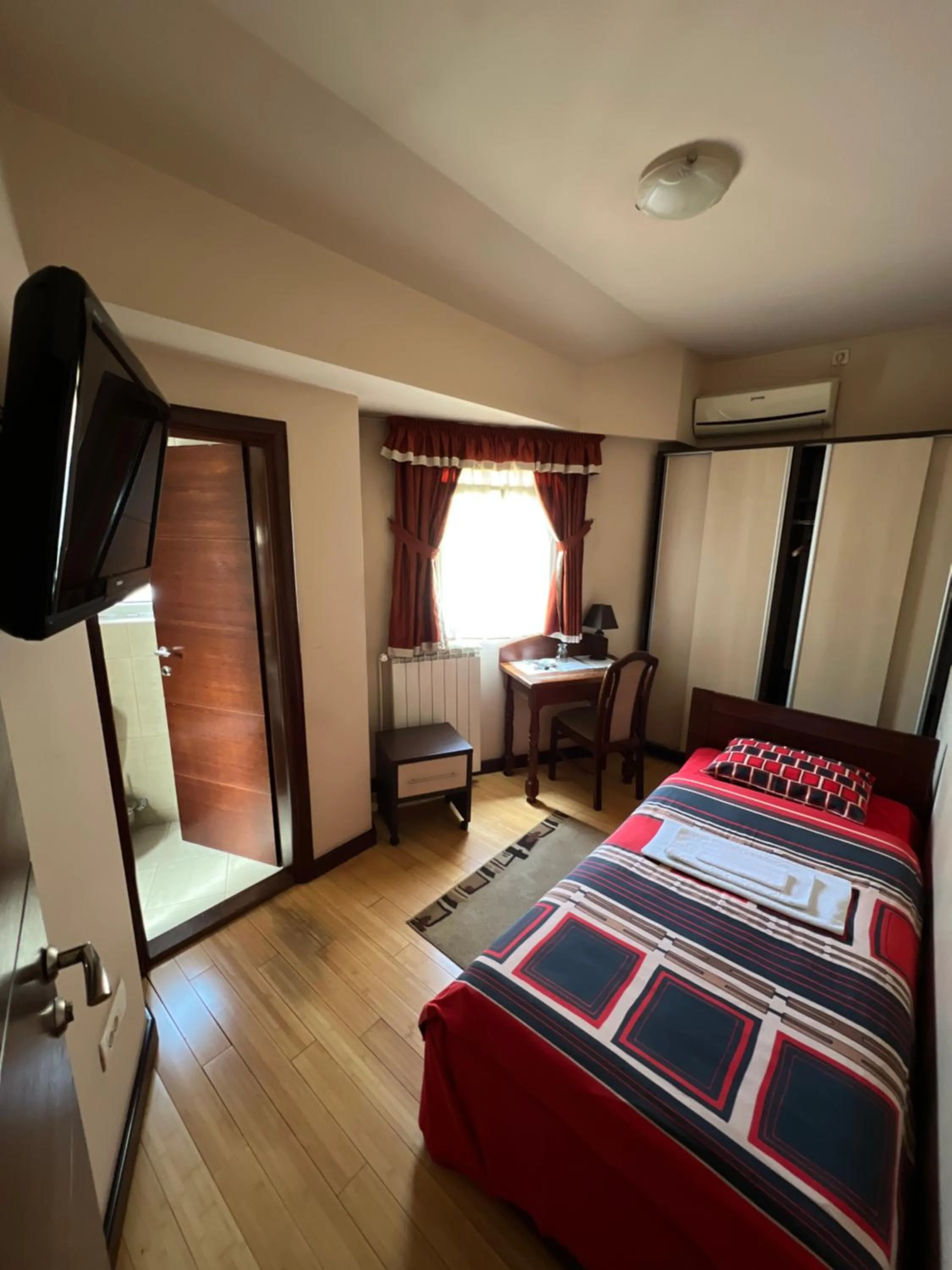 Bedroom in Hotel Royal